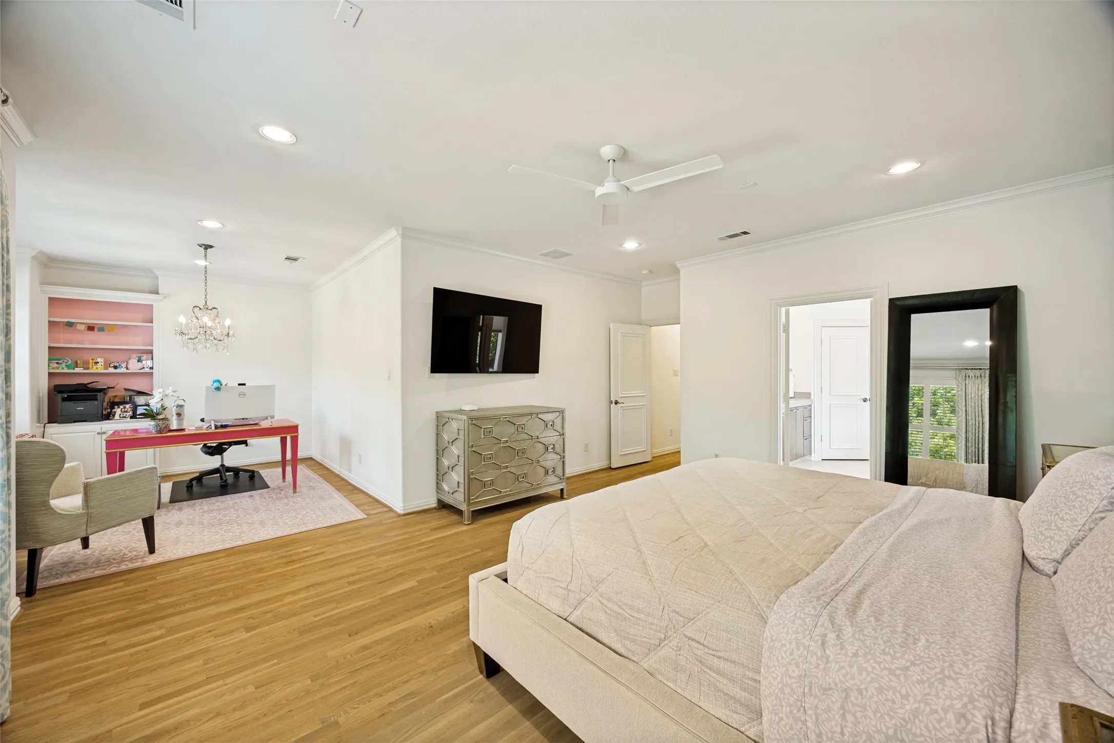 Single Family Residence For Rent in Dallas County , 4137 Southwestern Boulevard, University Park, Texas 75225, 4 Bedroom, 6 Bathroom, 2 Garage spaces, 4,309 Sqft, built in 1999, mls#21371952, Real Estate Agent in University Park, Homes For Rent in Dallas county, Homes For Rent in University Park, Realtor in University Park Texas, Real Estate Brokerage Independent Realty Texas, Luminita Cordes Realtor