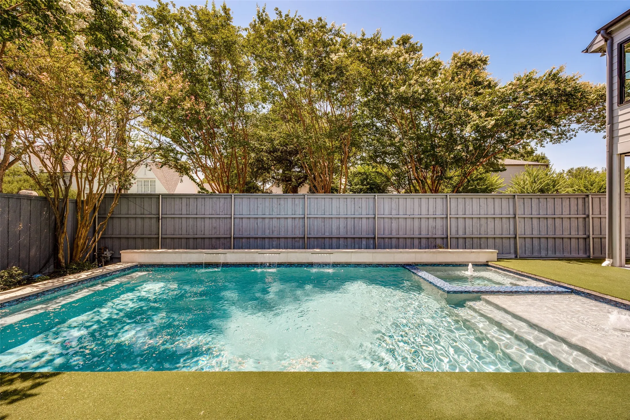 Single Family Residence For Rent in Dallas County , 4137 Southwestern Boulevard, University Park, Texas 75225, 4 Bedroom, 6 Bathroom, 2 Garage spaces, 4,309 Sqft, built in 1999, mls#21371952, Real Estate Agent in University Park, Homes For Rent in Dallas county, Homes For Rent in University Park, Realtor in University Park Texas, Real Estate Brokerage Independent Realty Texas, Luminita Cordes Realtor