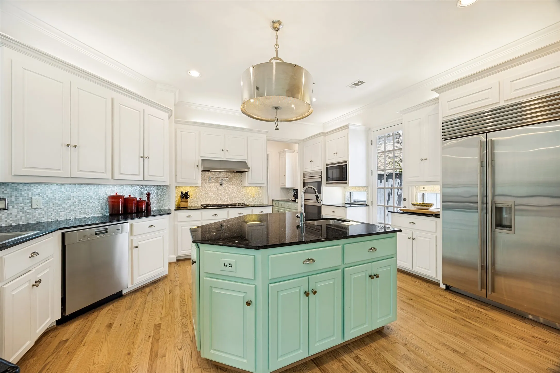 Single Family Residence For Rent in Dallas County , 4137 Southwestern Boulevard, University Park, Texas 75225, 4 Bedroom, 6 Bathroom, 2 Garage spaces, 4,309 Sqft, built in 1999, mls#21371952, Real Estate Agent in University Park, Homes For Rent in Dallas county, Homes For Rent in University Park, Realtor in University Park Texas, Real Estate Brokerage Independent Realty Texas, Luminita Cordes Realtor