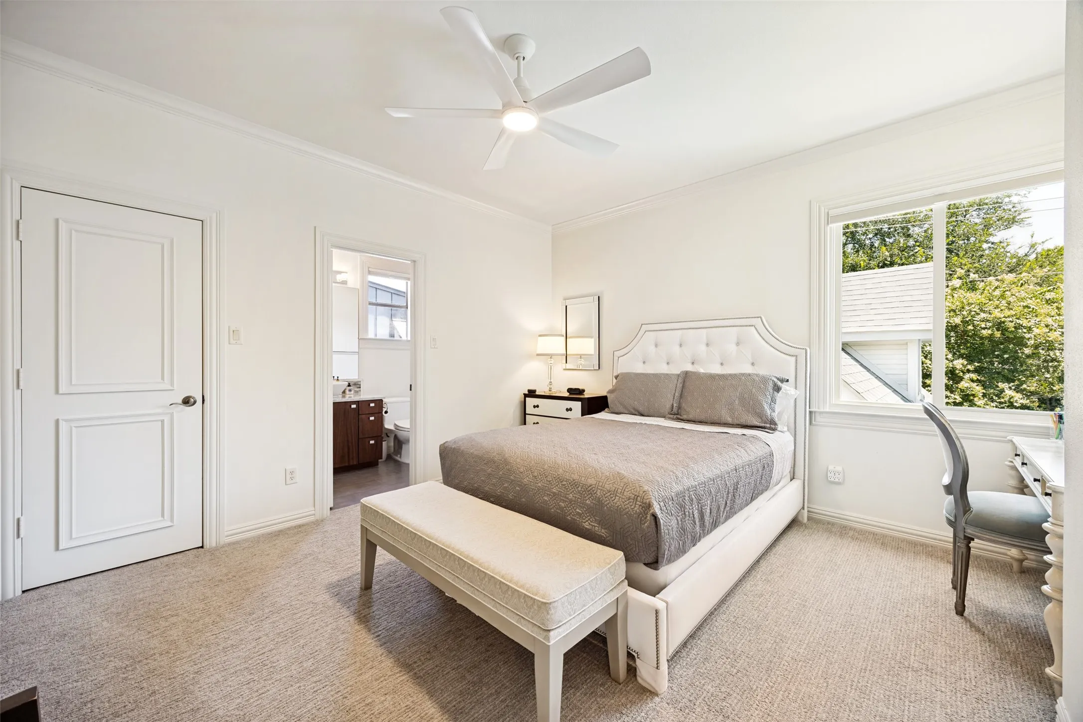 Single Family Residence For Rent in Dallas County , 4137 Southwestern Boulevard, University Park, Texas 75225, 4 Bedroom, 6 Bathroom, 2 Garage spaces, 4,309 Sqft, built in 1999, mls#21371952, Real Estate Agent in University Park, Homes For Rent in Dallas county, Homes For Rent in University Park, Realtor in University Park Texas, Real Estate Brokerage Independent Realty Texas, Luminita Cordes Realtor