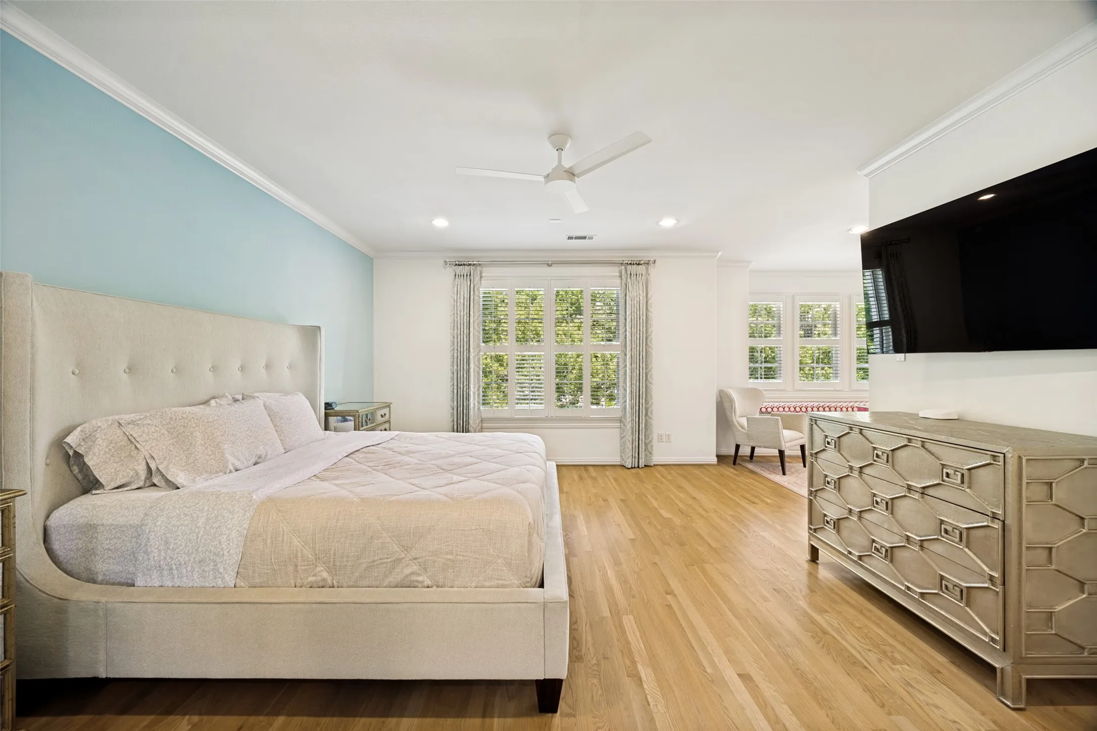 Single Family Residence For Rent in Dallas County , 4137 Southwestern Boulevard, University Park, Texas 75225, 4 Bedroom, 6 Bathroom, 2 Garage spaces, 4,309 Sqft, built in 1999, mls#21371952, Real Estate Agent in University Park, Homes For Rent in Dallas county, Homes For Rent in University Park, Realtor in University Park Texas, Real Estate Brokerage Independent Realty Texas, Luminita Cordes Realtor