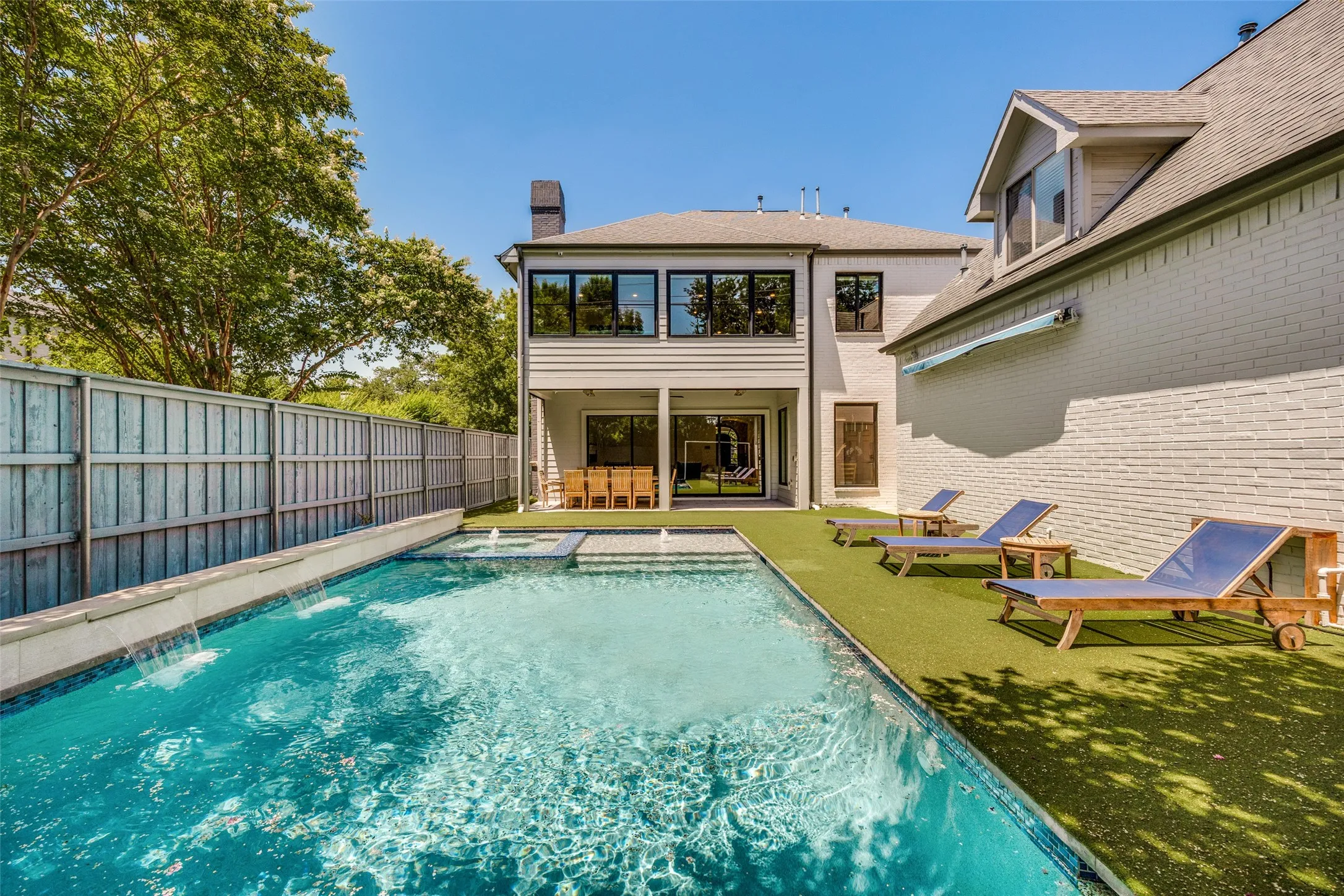 Single Family Residence For Rent in Dallas County , 4137 Southwestern Boulevard, University Park, Texas 75225, 4 Bedroom, 6 Bathroom, 2 Garage spaces, 4,309 Sqft, built in 1999, mls#21371952, Real Estate Agent in University Park, Homes For Rent in Dallas county, Homes For Rent in University Park, Realtor in University Park Texas, Real Estate Brokerage Independent Realty Texas, Luminita Cordes Realtor