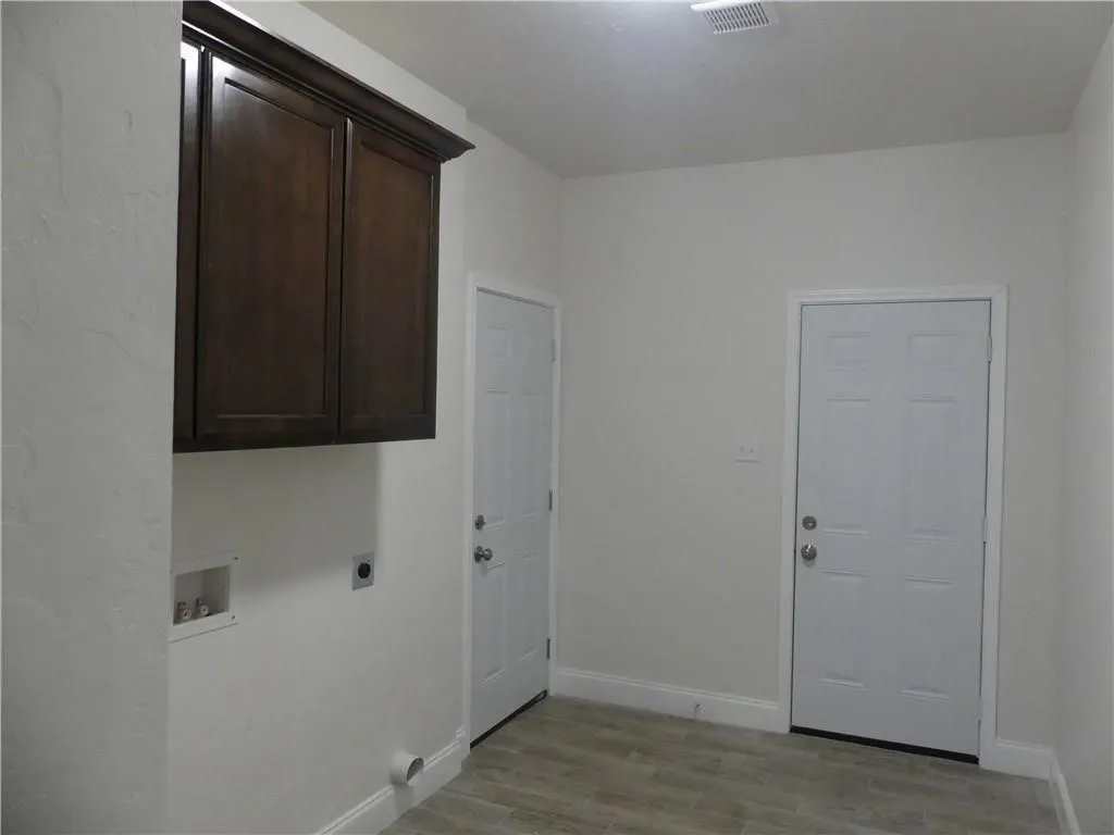 Single Family Residence For Rent in Hunt County , 1122 Oneal Street, Greenville, Texas 75401, 3 Bedroom, 2 Bathroom, 1 Garage spaces, 1,470 Sqft, built in 2019, mls#21375414, Real Estate Agent in Greenville, Homes For Rent in Hunt county, Homes For Rent in Greenville, Realtor in Greenville Texas, Real Estate Brokerage Independent Realty Texas, Luminita Cordes Realtor