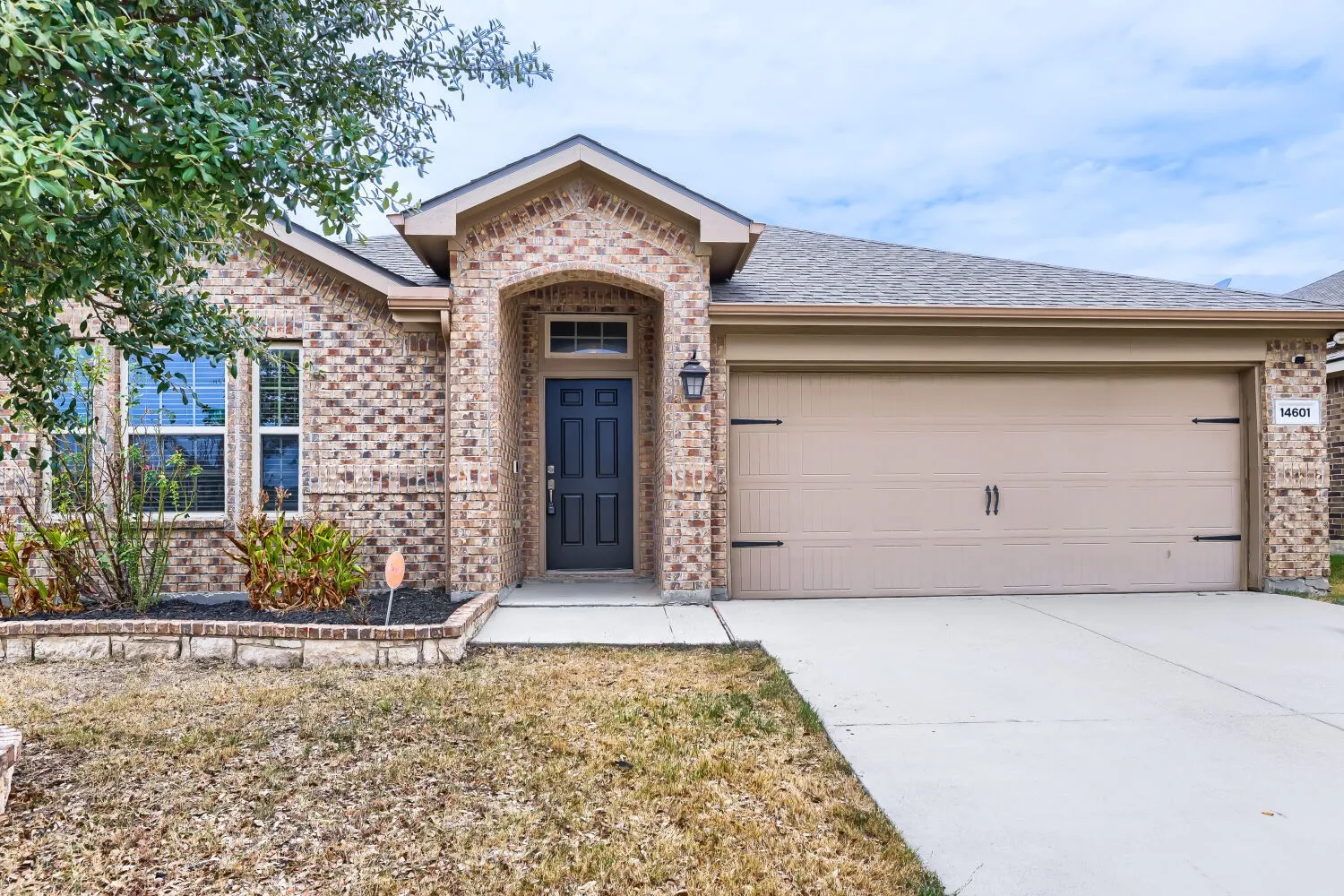 Single Family Residence For Sale in Denton County , 14601 Sundog Way, Fort Worth, Texas 76177, 4 Bedroom, 2 Bathroom, 2 Garage spaces, 1,999 Sqft, built in 2017, mls#21371127, Real Estate Agent in Fort Worth, Homes For Sale in Denton county, Homes For Sale in Fort Worth, Realtor in Fort Worth Texas, Real Estate Brokerage Independent Realty Texas, Luminita Cordes Realtor