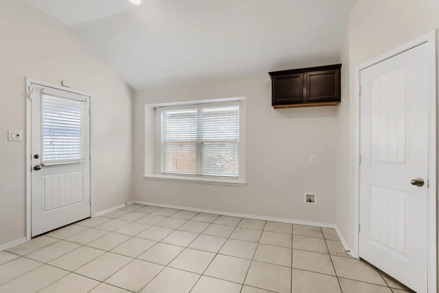 Single Family Residence For Sale in Denton County , 14601 Sundog Way, Fort Worth, Texas 76177, 4 Bedroom, 2 Bathroom, 2 Garage spaces, 1,999 Sqft, built in 2017, mls#21371127, Real Estate Agent in Fort Worth, Homes For Sale in Denton county, Homes For Sale in Fort Worth, Realtor in Fort Worth Texas, Real Estate Brokerage Independent Realty Texas, Luminita Cordes Realtor