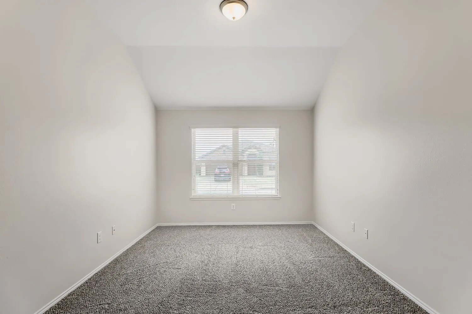 Single Family Residence For Sale in Denton County , 14601 Sundog Way, Fort Worth, Texas 76177, 4 Bedroom, 2 Bathroom, 2 Garage spaces, 1,999 Sqft, built in 2017, mls#21371127, Real Estate Agent in Fort Worth, Homes For Sale in Denton county, Homes For Sale in Fort Worth, Realtor in Fort Worth Texas, Real Estate Brokerage Independent Realty Texas, Luminita Cordes Realtor