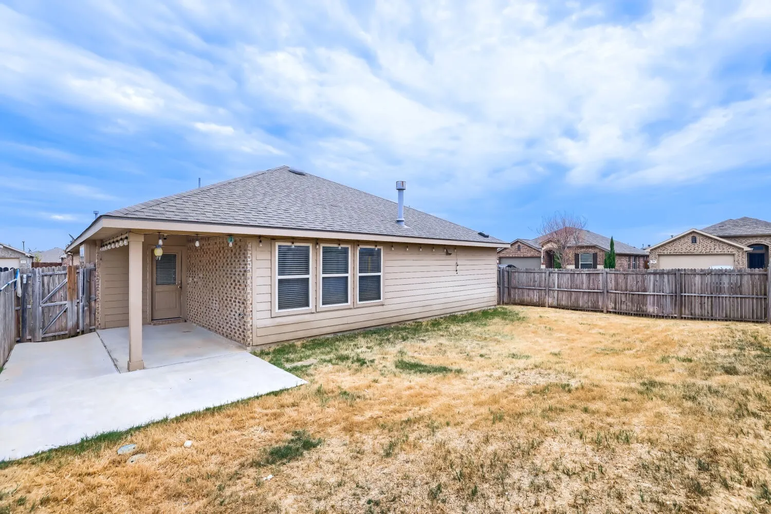 Single Family Residence For Sale in Denton County , 14601 Sundog Way, Fort Worth, Texas 76177, 4 Bedroom, 2 Bathroom, 2 Garage spaces, 1,999 Sqft, built in 2017, mls#21371127, Real Estate Agent in Fort Worth, Homes For Sale in Denton county, Homes For Sale in Fort Worth, Realtor in Fort Worth Texas, Real Estate Brokerage Independent Realty Texas, Luminita Cordes Realtor