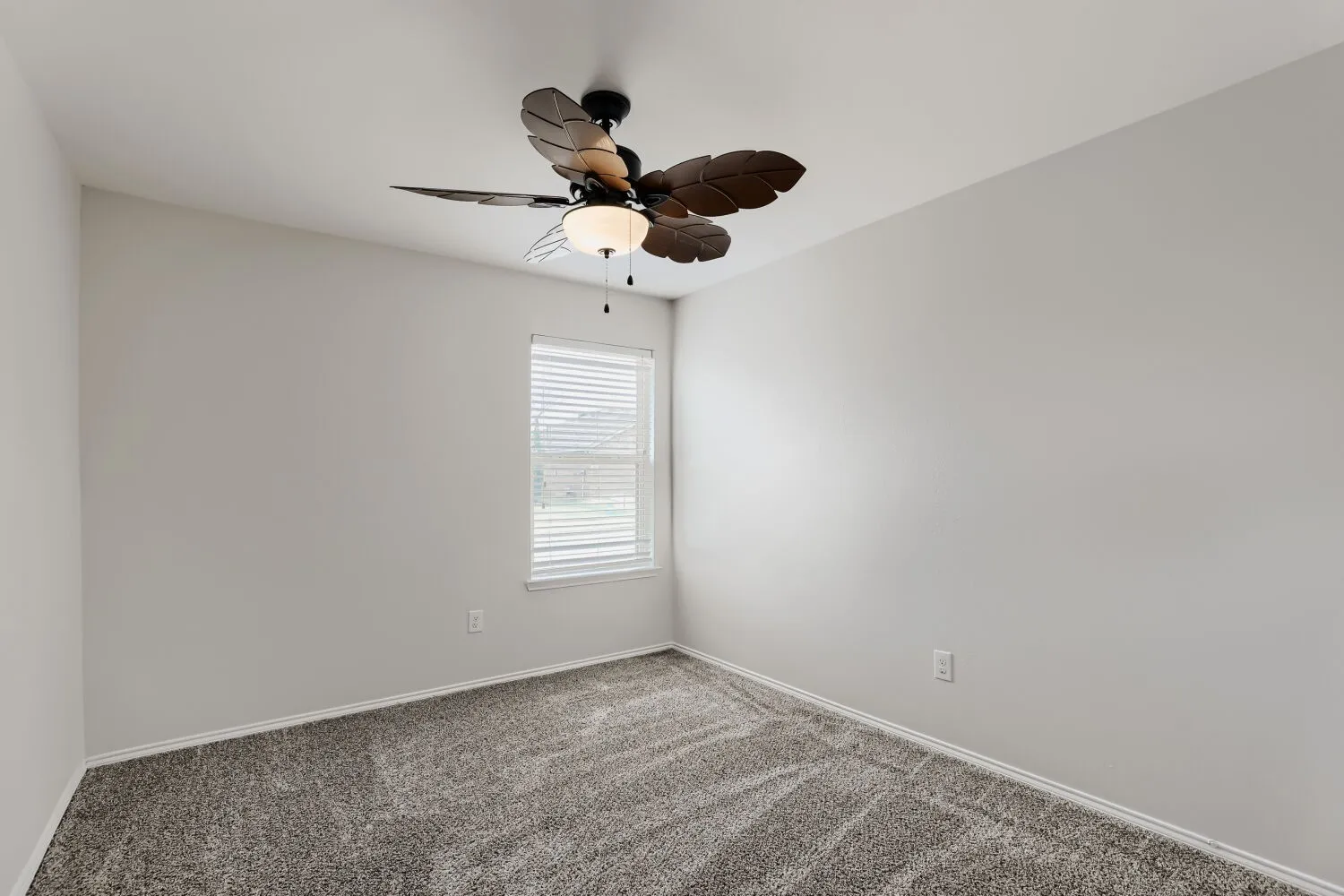 Single Family Residence For Sale in Denton County , 14601 Sundog Way, Fort Worth, Texas 76177, 4 Bedroom, 2 Bathroom, 2 Garage spaces, 1,999 Sqft, built in 2017, mls#21371127, Real Estate Agent in Fort Worth, Homes For Sale in Denton county, Homes For Sale in Fort Worth, Realtor in Fort Worth Texas, Real Estate Brokerage Independent Realty Texas, Luminita Cordes Realtor