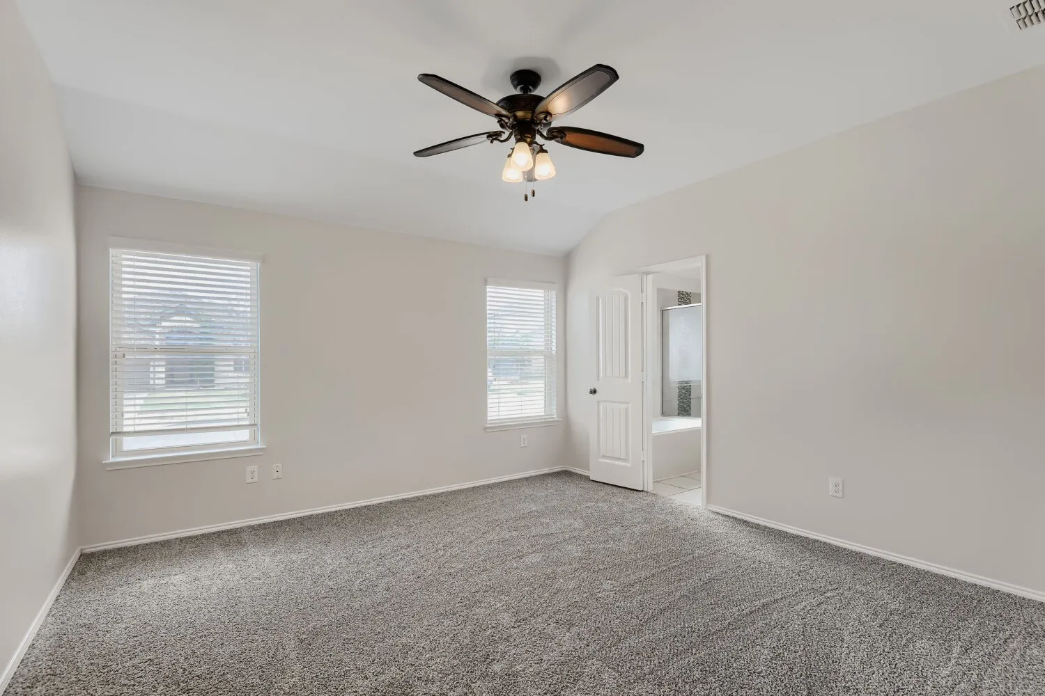 Single Family Residence For Sale in Denton County , 14601 Sundog Way, Fort Worth, Texas 76177, 4 Bedroom, 2 Bathroom, 2 Garage spaces, 1,999 Sqft, built in 2017, mls#21371127, Real Estate Agent in Fort Worth, Homes For Sale in Denton county, Homes For Sale in Fort Worth, Realtor in Fort Worth Texas, Real Estate Brokerage Independent Realty Texas, Luminita Cordes Realtor