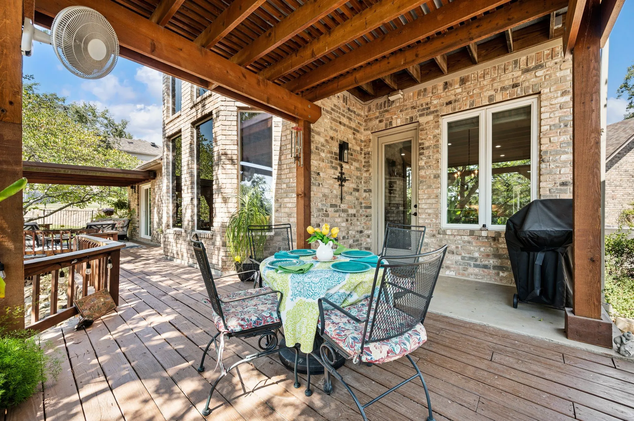 Single Family Residence For Sale in Wise County , 615 Runaway Bay Drive, Runaway Bay, Texas 76426, 3 Bedroom, 4 Bathroom, 2 Garage spaces, 2,891 Sqft, built in 1999, mls#21370594, Real Estate Agent in Runaway Bay, Homes For Sale in Wise county, Homes For Sale in Runaway Bay, Realtor in Runaway Bay Texas, Real Estate Brokerage Independent Realty Texas, Luminita Cordes Realtor