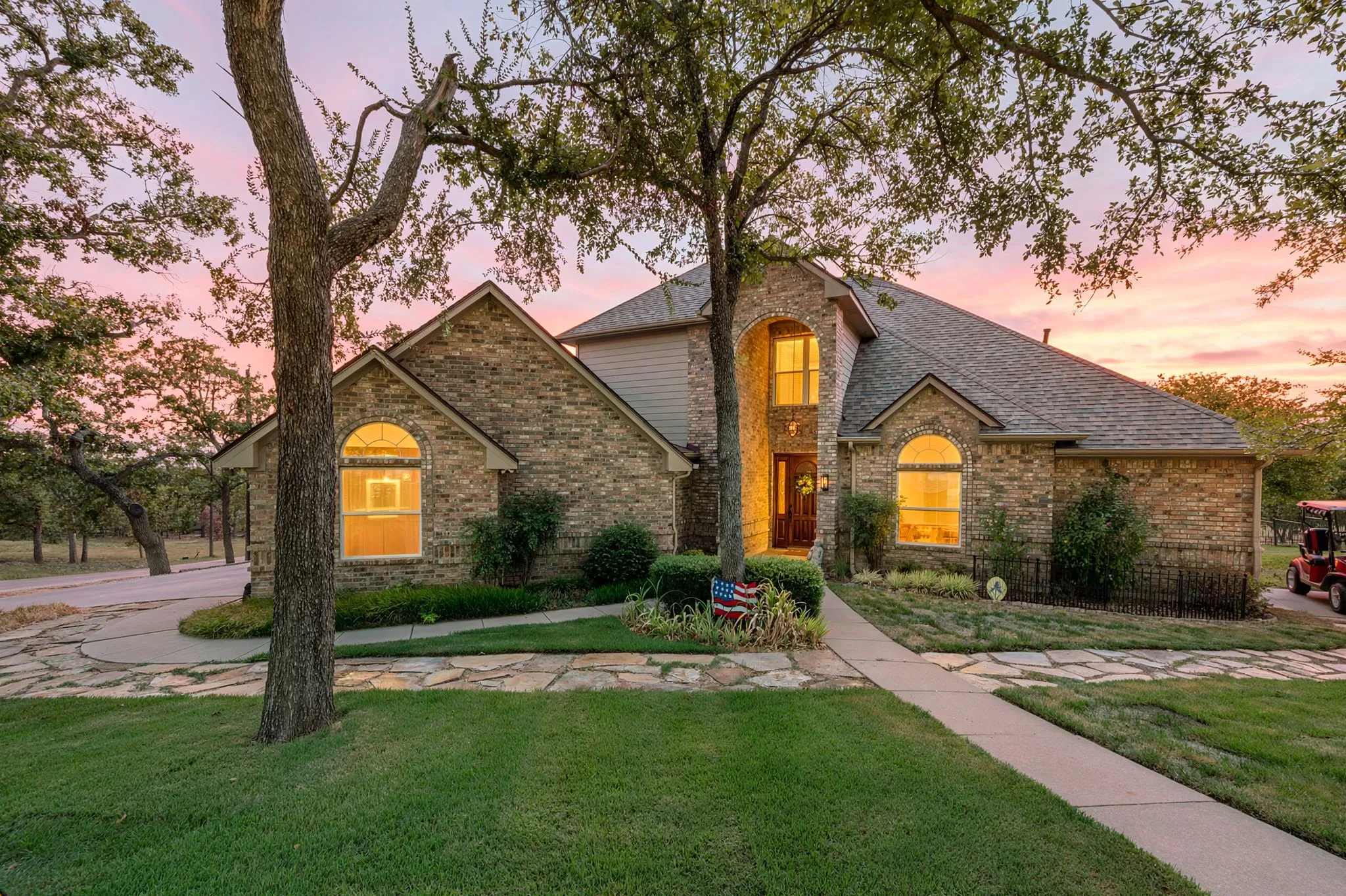 Single Family Residence For Sale in Wise County , 615 Runaway Bay Drive, Runaway Bay, Texas 76426, 3 Bedroom, 4 Bathroom, 2 Garage spaces, 2,891 Sqft, built in 1999, mls#21370594, Real Estate Agent in Runaway Bay, Homes For Sale in Wise county, Homes For Sale in Runaway Bay, Realtor in Runaway Bay Texas, Real Estate Brokerage Independent Realty Texas, Luminita Cordes Realtor