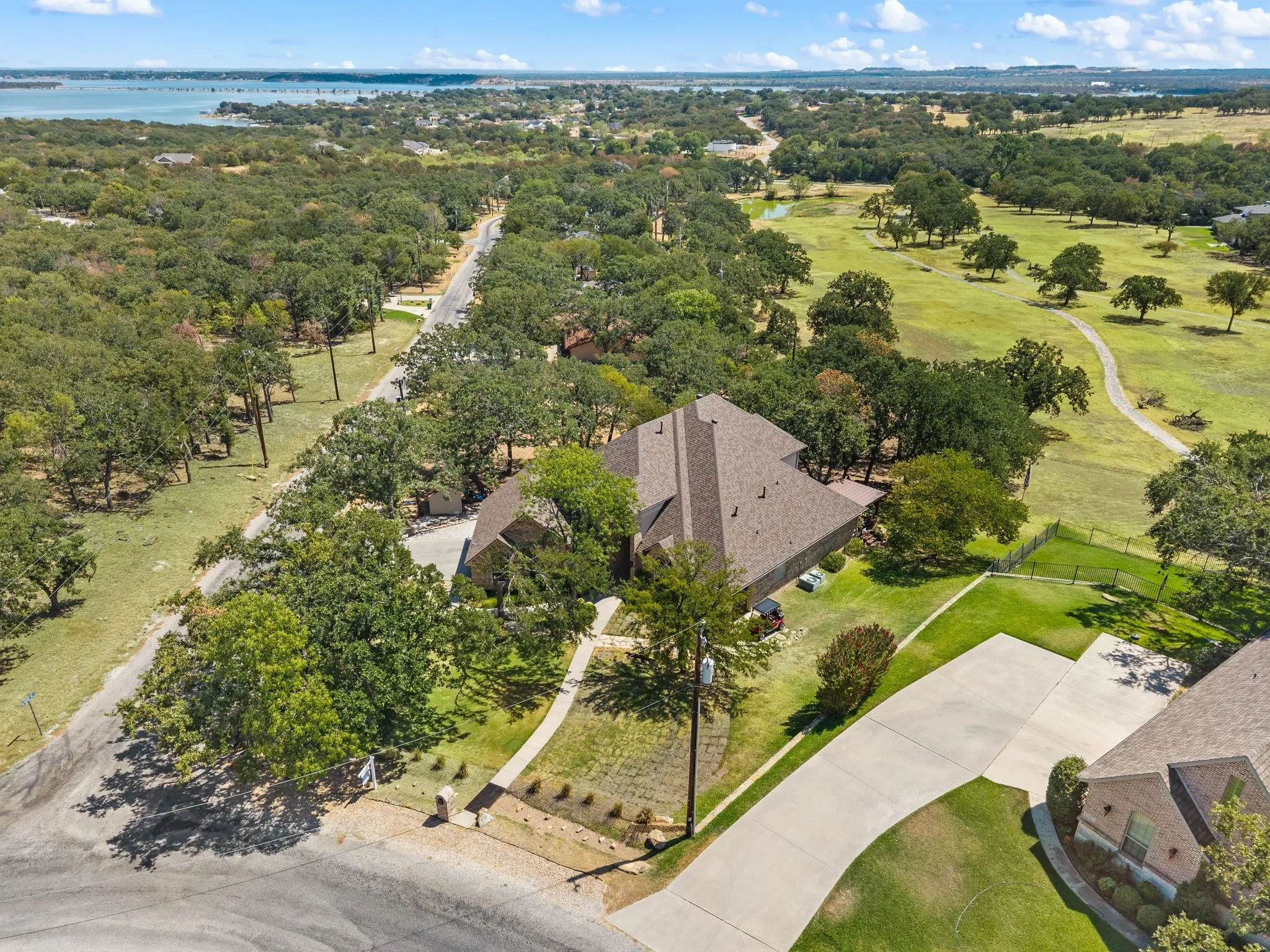 Single Family Residence For Sale in Wise County , 615 Runaway Bay Drive, Runaway Bay, Texas 76426, 3 Bedroom, 4 Bathroom, 2 Garage spaces, 2,891 Sqft, built in 1999, mls#21370594, Real Estate Agent in Runaway Bay, Homes For Sale in Wise county, Homes For Sale in Runaway Bay, Realtor in Runaway Bay Texas, Real Estate Brokerage Independent Realty Texas, Luminita Cordes Realtor