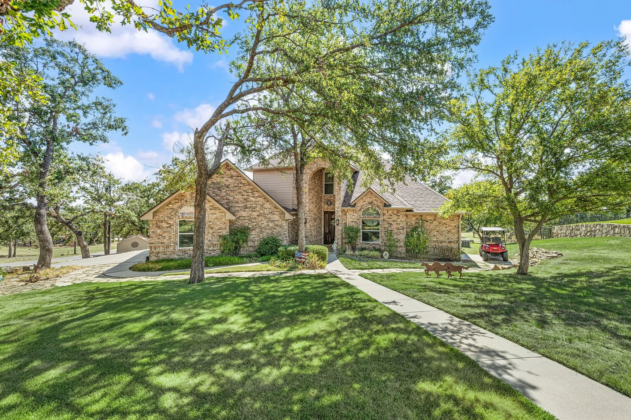 Single Family Residence For Sale in Wise County , 615 Runaway Bay Drive, Runaway Bay, Texas 76426, 3 Bedroom, 4 Bathroom, 2 Garage spaces, 2,891 Sqft, built in 1999, mls#21370594, Real Estate Agent in Runaway Bay, Homes For Sale in Wise county, Homes For Sale in Runaway Bay, Realtor in Runaway Bay Texas, Real Estate Brokerage Independent Realty Texas, Luminita Cordes Realtor