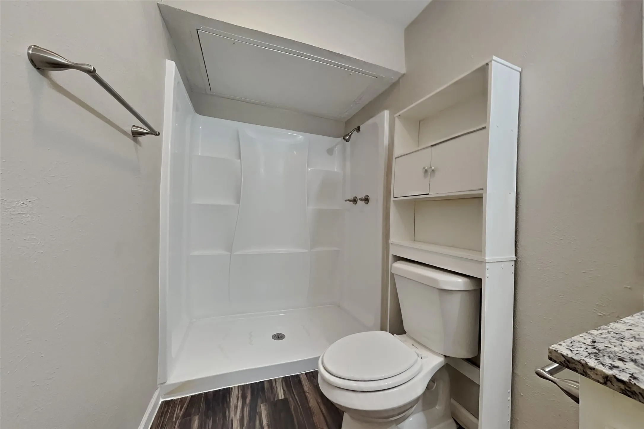 Single Family Residence For Rent in Dallas County , 1026 Clark Trail, Grand Prairie, Texas 75052, 3 Bedroom, 2 Bathroom, 2 Garage spaces, 1,483 Sqft, built in 1979, mls#21375423, Real Estate Agent in Grand Prairie, Homes For Rent in Dallas county, Homes For Rent in Grand Prairie, Realtor in Grand Prairie Texas, Real Estate Brokerage Independent Realty Texas, Luminita Cordes Realtor