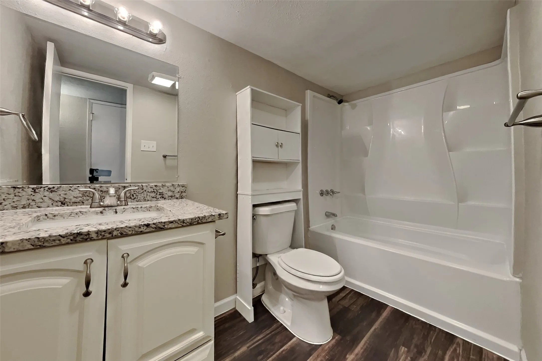 Single Family Residence For Rent in Dallas County , 1026 Clark Trail, Grand Prairie, Texas 75052, 3 Bedroom, 2 Bathroom, 2 Garage spaces, 1,483 Sqft, built in 1979, mls#21375423, Real Estate Agent in Grand Prairie, Homes For Rent in Dallas county, Homes For Rent in Grand Prairie, Realtor in Grand Prairie Texas, Real Estate Brokerage Independent Realty Texas, Luminita Cordes Realtor