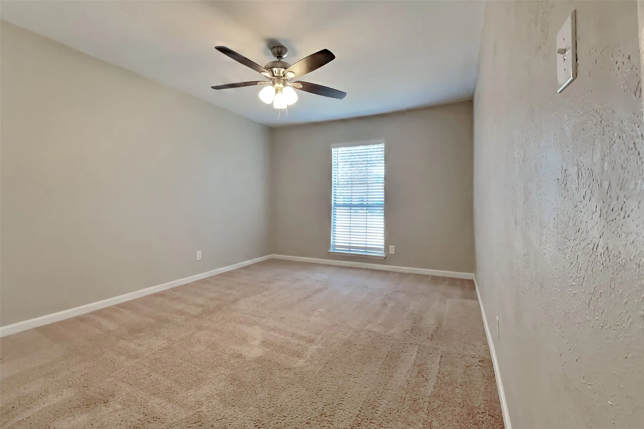 Single Family Residence For Rent in Dallas County , 1026 Clark Trail, Grand Prairie, Texas 75052, 3 Bedroom, 2 Bathroom, 2 Garage spaces, 1,483 Sqft, built in 1979, mls#21375423, Real Estate Agent in Grand Prairie, Homes For Rent in Dallas county, Homes For Rent in Grand Prairie, Realtor in Grand Prairie Texas, Real Estate Brokerage Independent Realty Texas, Luminita Cordes Realtor