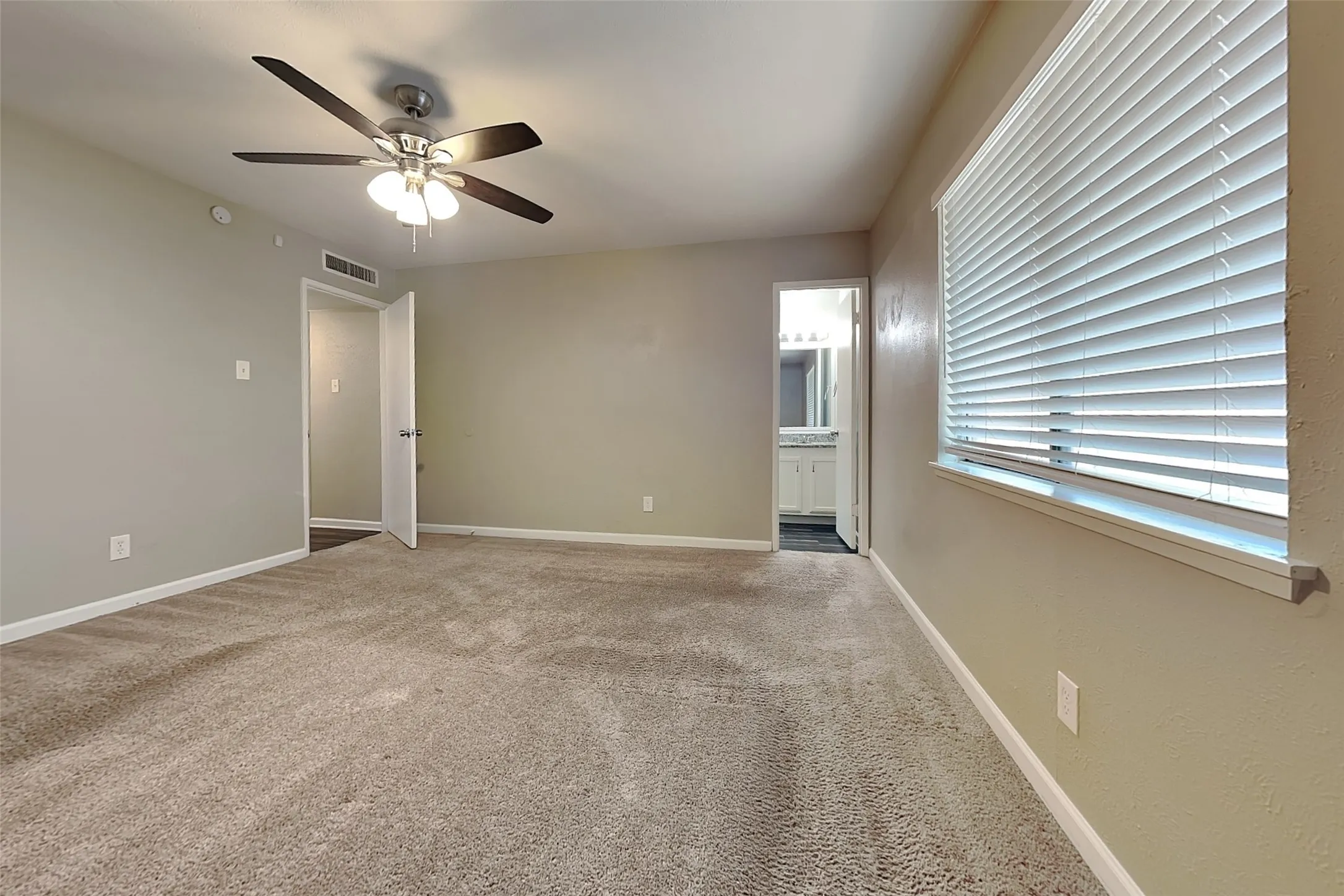 Single Family Residence For Rent in Dallas County , 1026 Clark Trail, Grand Prairie, Texas 75052, 3 Bedroom, 2 Bathroom, 2 Garage spaces, 1,483 Sqft, built in 1979, mls#21375423, Real Estate Agent in Grand Prairie, Homes For Rent in Dallas county, Homes For Rent in Grand Prairie, Realtor in Grand Prairie Texas, Real Estate Brokerage Independent Realty Texas, Luminita Cordes Realtor