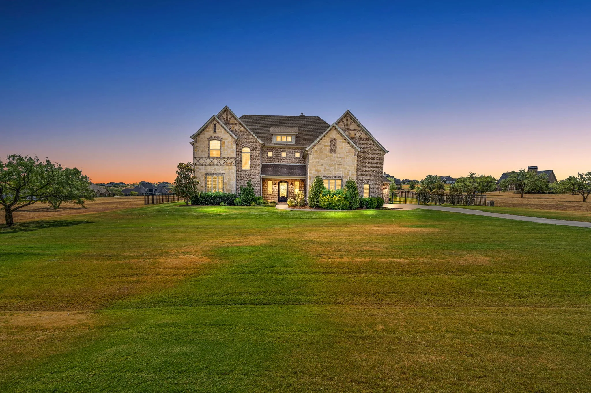Single Family Residence For Sale in Parker County , 312 Angelina Drive, Aledo, Texas 76008, 4 Bedroom, 4 Bathroom, 4 Garage spaces, 4,341 Sqft, built in 2019, mls#21373682, Real Estate Agent in Aledo, Homes For Sale in Parker county, Homes For Sale in Aledo, Realtor in Aledo Texas, Real Estate Brokerage Independent Realty Texas, Luminita Cordes Realtor