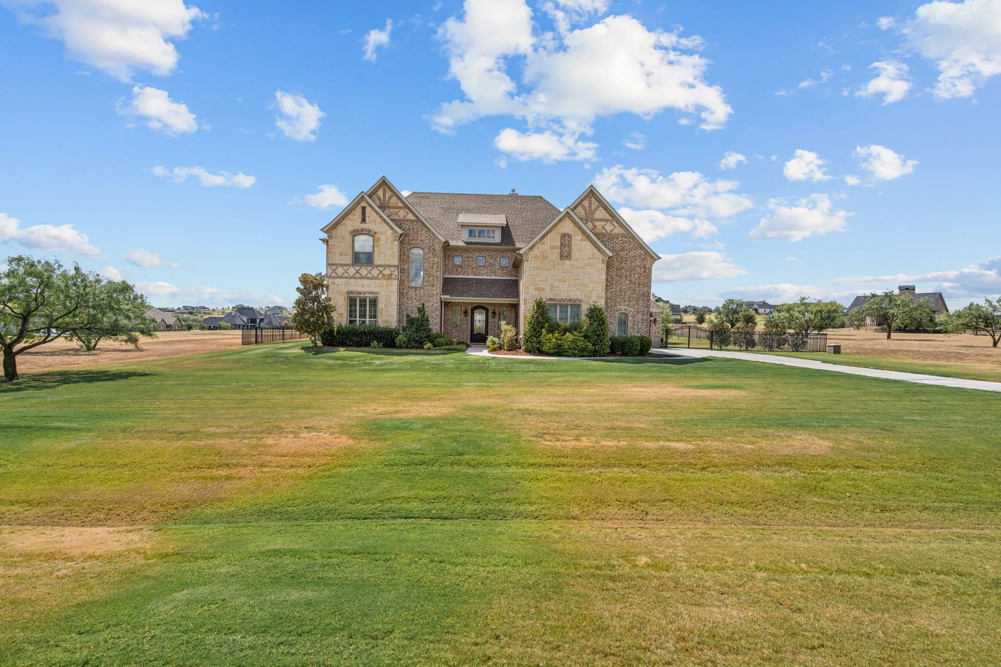 Single Family Residence For Sale in Parker County , 312 Angelina Drive, Aledo, Texas 76008, 4 Bedroom, 4 Bathroom, 4 Garage spaces, 4,341 Sqft, built in 2019, mls#21373682, Real Estate Agent in Aledo, Homes For Sale in Parker county, Homes For Sale in Aledo, Realtor in Aledo Texas, Real Estate Brokerage Independent Realty Texas, Luminita Cordes Realtor