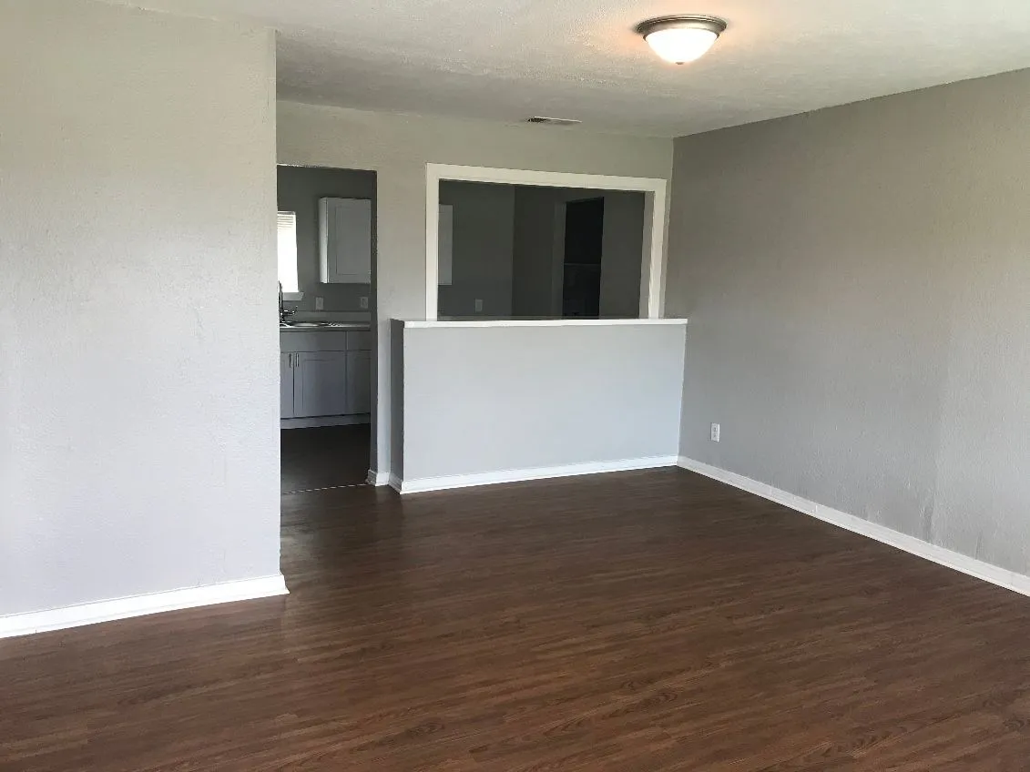 Single Family Residence For Rent in Dallas County , 1956 E Illinois Avenue, Dallas, Texas 75216, 3 Bedroom, 1 Bathroom, Garage spaces, 1,325 Sqft, built in 1950, mls#21375457, Real Estate Agent in Dallas, Homes For Rent in Dallas county, Homes For Rent in Dallas, Realtor in Dallas Texas, Real Estate Brokerage Independent Realty Texas, Luminita Cordes Realtor