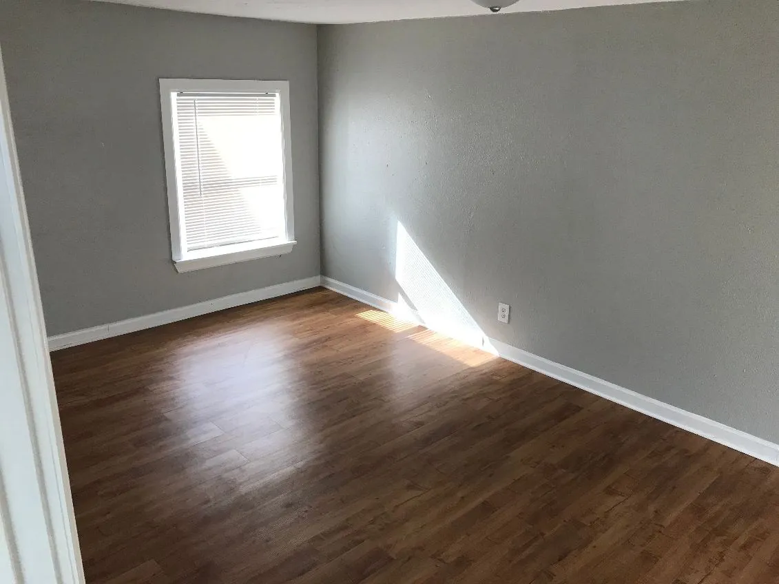 Single Family Residence For Rent in Dallas County , 1956 E Illinois Avenue, Dallas, Texas 75216, 3 Bedroom, 1 Bathroom, Garage spaces, 1,325 Sqft, built in 1950, mls#21375457, Real Estate Agent in Dallas, Homes For Rent in Dallas county, Homes For Rent in Dallas, Realtor in Dallas Texas, Real Estate Brokerage Independent Realty Texas, Luminita Cordes Realtor