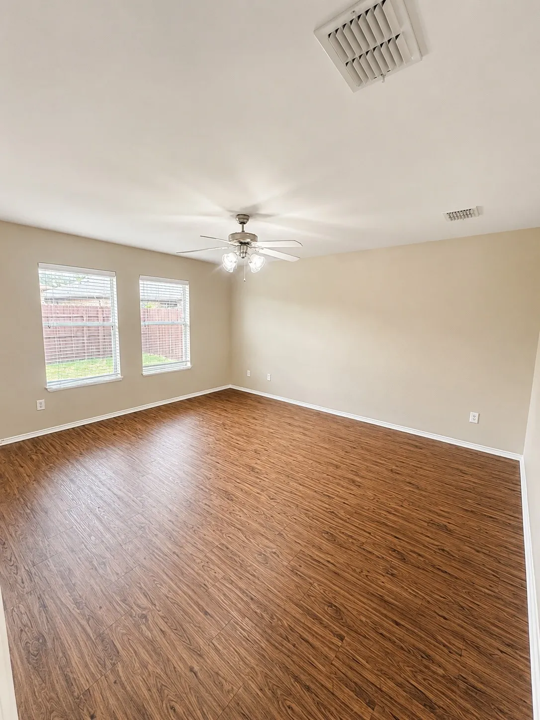Single Family Residence For Rent in Denton County , 12617 Seagull Way, Frisco, Texas 75036, 4 Bedroom, 2 Bathroom, 2 Garage spaces, 1,968 Sqft, built in 2009, mls#21369069, Real Estate Agent in Frisco, Homes For Rent in Denton county, Homes For Rent in Frisco, Realtor in Frisco Texas, Real Estate Brokerage Independent Realty Texas, Luminita Cordes Realtor