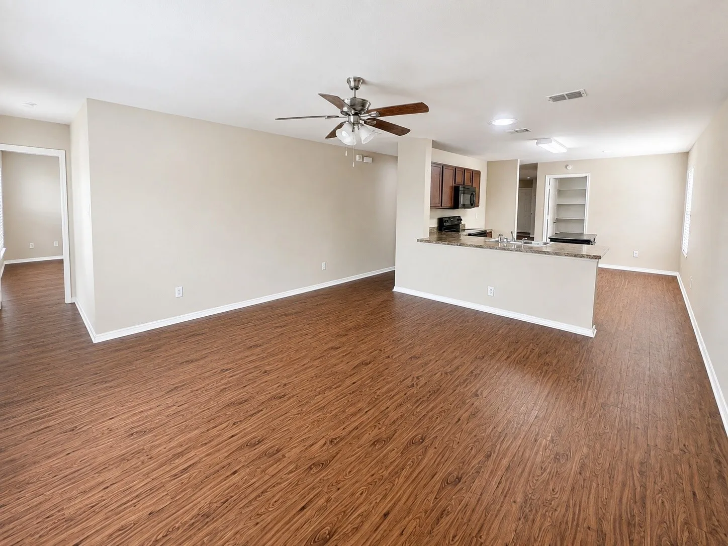 Single Family Residence For Rent in Denton County , 12617 Seagull Way, Frisco, Texas 75036, 4 Bedroom, 2 Bathroom, 2 Garage spaces, 1,968 Sqft, built in 2009, mls#21369069, Real Estate Agent in Frisco, Homes For Rent in Denton county, Homes For Rent in Frisco, Realtor in Frisco Texas, Real Estate Brokerage Independent Realty Texas, Luminita Cordes Realtor