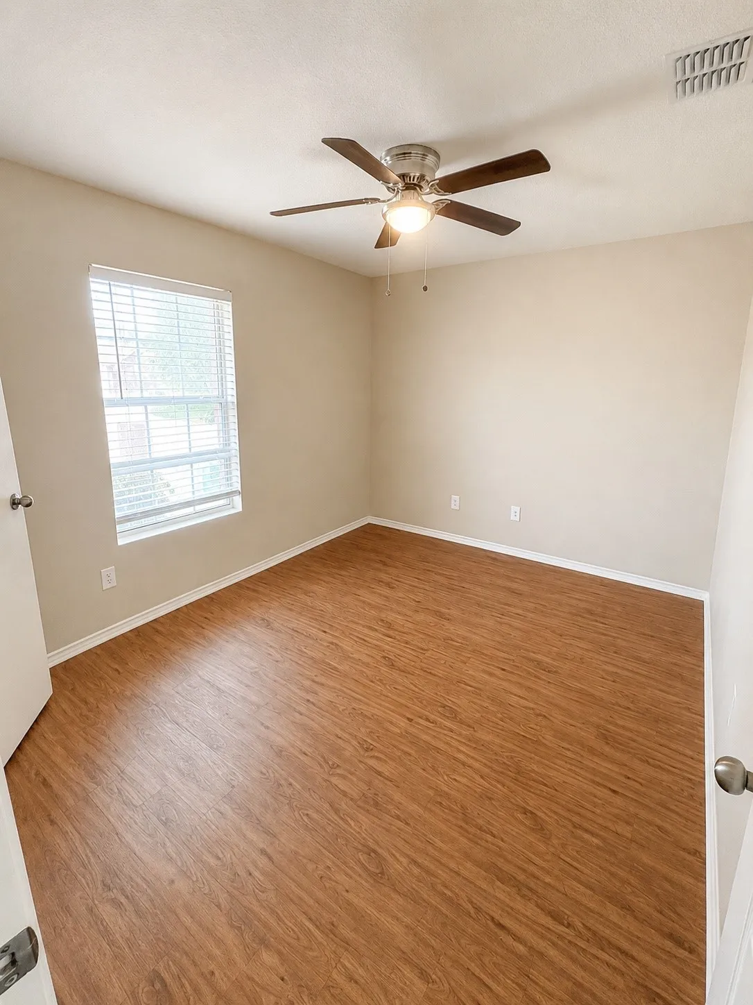 Single Family Residence For Rent in Denton County , 12617 Seagull Way, Frisco, Texas 75036, 4 Bedroom, 2 Bathroom, 2 Garage spaces, 1,968 Sqft, built in 2009, mls#21369069, Real Estate Agent in Frisco, Homes For Rent in Denton county, Homes For Rent in Frisco, Realtor in Frisco Texas, Real Estate Brokerage Independent Realty Texas, Luminita Cordes Realtor