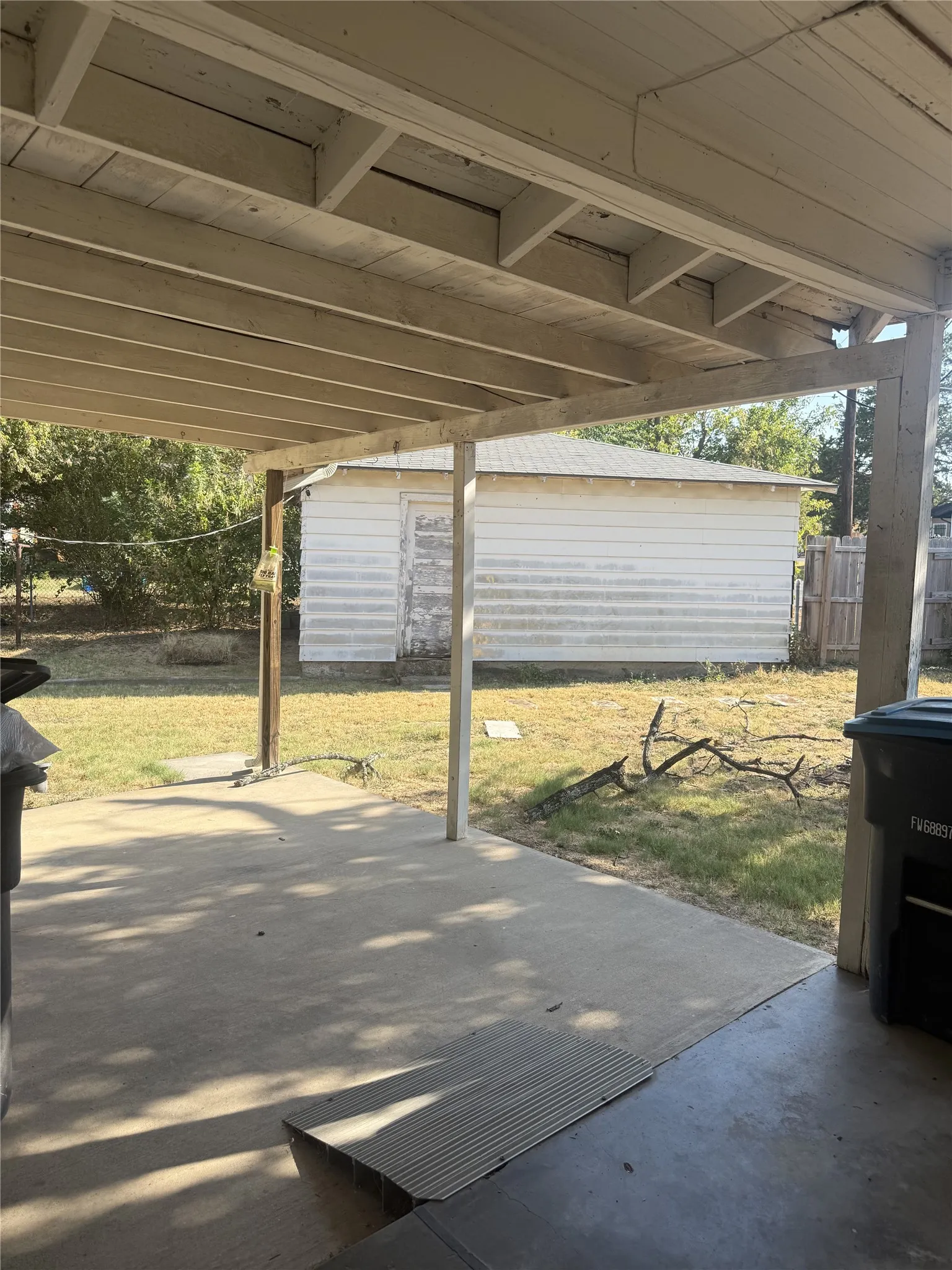 Single Family Residence For Sale in Tarrant County , 5500 Purington Avenue, Fort Worth, Texas 76112, 3 Bedroom, 1 Bathroom, 2 Garage spaces, 1,480 Sqft, built in 1952, mls#21375301, Real Estate Agent in Fort Worth, Homes For Sale in Tarrant county, Homes For Sale in Fort Worth, Realtor in Fort Worth Texas, Real Estate Brokerage Independent Realty Texas, Luminita Cordes Realtor