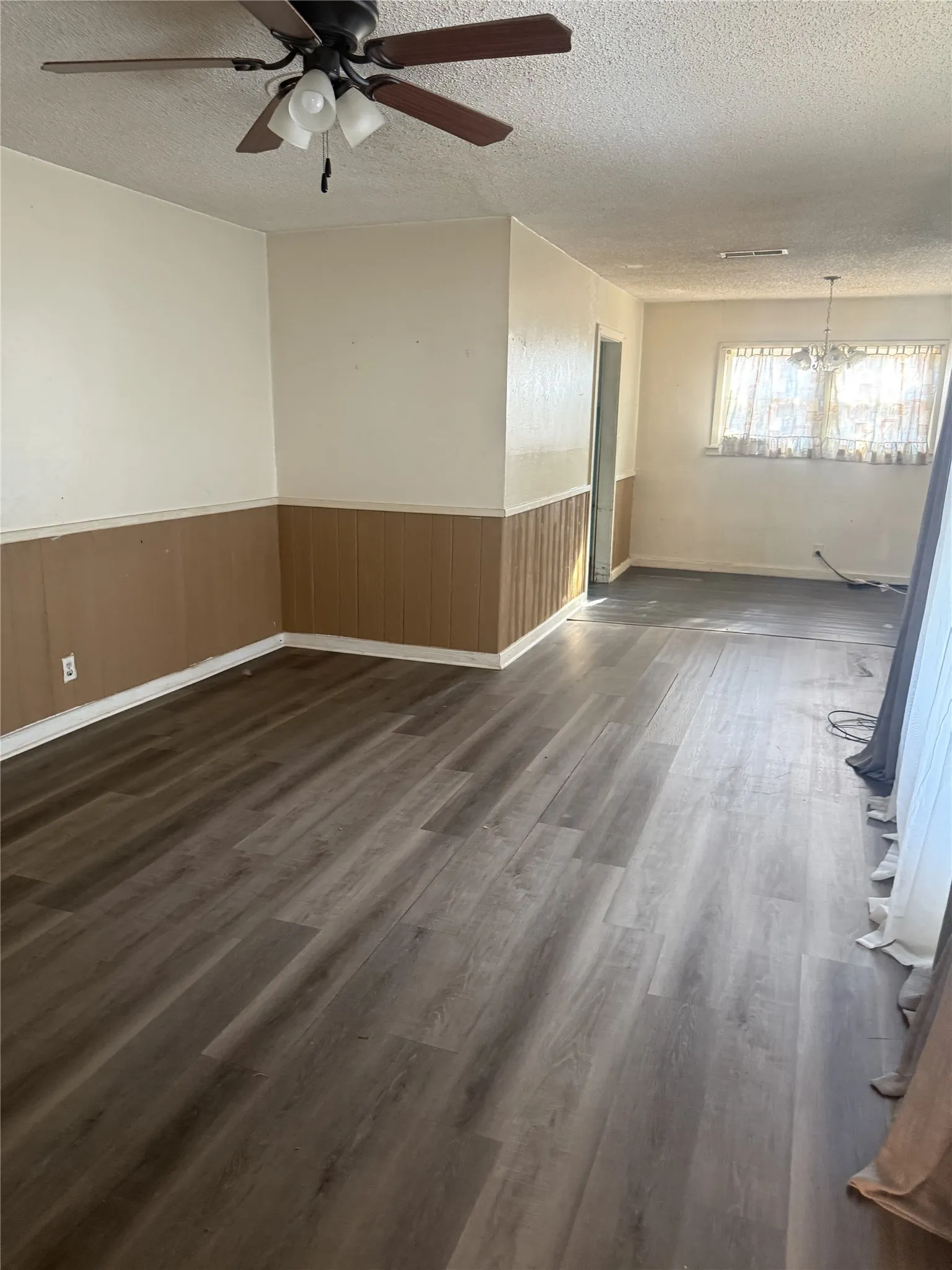 Single Family Residence For Sale in Tarrant County , 5500 Purington Avenue, Fort Worth, Texas 76112, 3 Bedroom, 1 Bathroom, 2 Garage spaces, 1,480 Sqft, built in 1952, mls#21375301, Real Estate Agent in Fort Worth, Homes For Sale in Tarrant county, Homes For Sale in Fort Worth, Realtor in Fort Worth Texas, Real Estate Brokerage Independent Realty Texas, Luminita Cordes Realtor