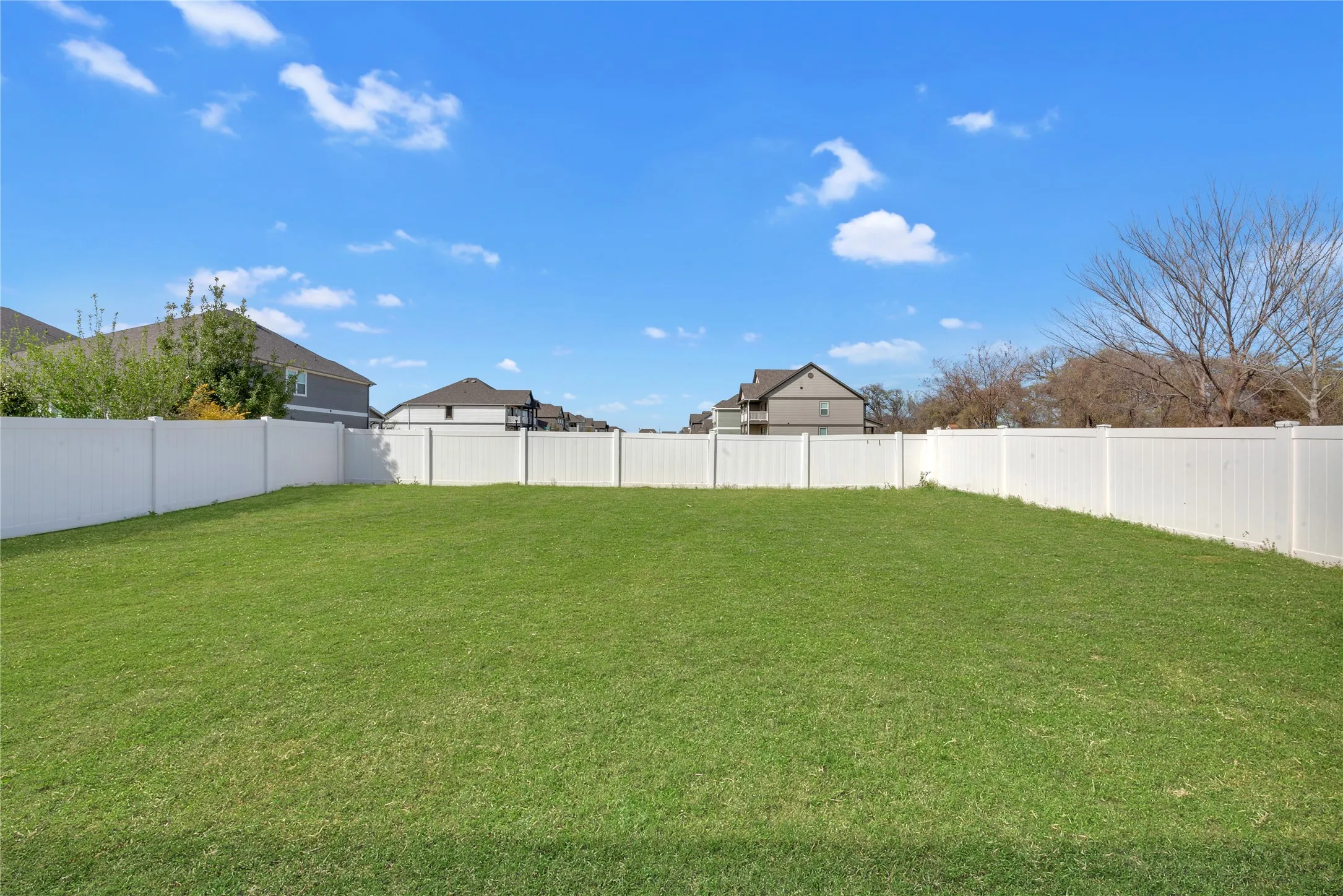 Single Family Residence For Sale in Denton County , 9225 Benevolent Court, Providence Village, Texas 76227, 4 Bedroom, 4 Bathroom, 2 Garage spaces, 2,534 Sqft, built in 2015, mls#21375312, Real Estate Agent in Providence Village, Homes For Sale in Denton county, Homes For Sale in Providence Village, Realtor in Providence Village Texas, Real Estate Brokerage Independent Realty Texas, Luminita Cordes Realtor
