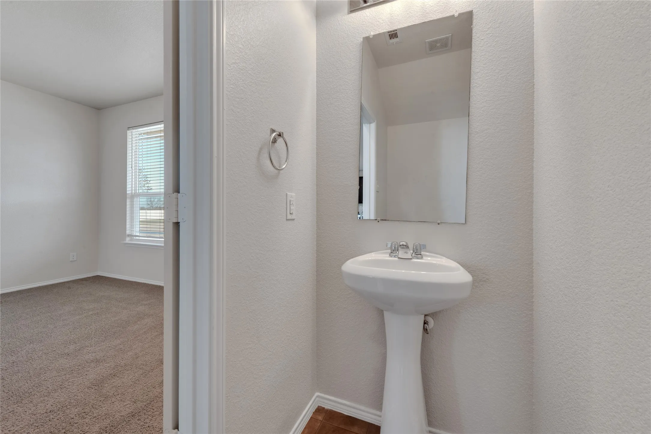 Single Family Residence For Sale in Denton County , 9225 Benevolent Court, Providence Village, Texas 76227, 4 Bedroom, 4 Bathroom, 2 Garage spaces, 2,534 Sqft, built in 2015, mls#21375312, Real Estate Agent in Providence Village, Homes For Sale in Denton county, Homes For Sale in Providence Village, Realtor in Providence Village Texas, Real Estate Brokerage Independent Realty Texas, Luminita Cordes Realtor