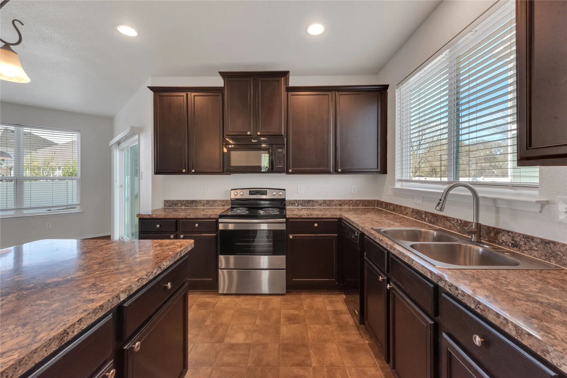 Single Family Residence For Sale in Denton County , 9225 Benevolent Court, Providence Village, Texas 76227, 4 Bedroom, 4 Bathroom, 2 Garage spaces, 2,534 Sqft, built in 2015, mls#21375312, Real Estate Agent in Providence Village, Homes For Sale in Denton county, Homes For Sale in Providence Village, Realtor in Providence Village Texas, Real Estate Brokerage Independent Realty Texas, Luminita Cordes Realtor