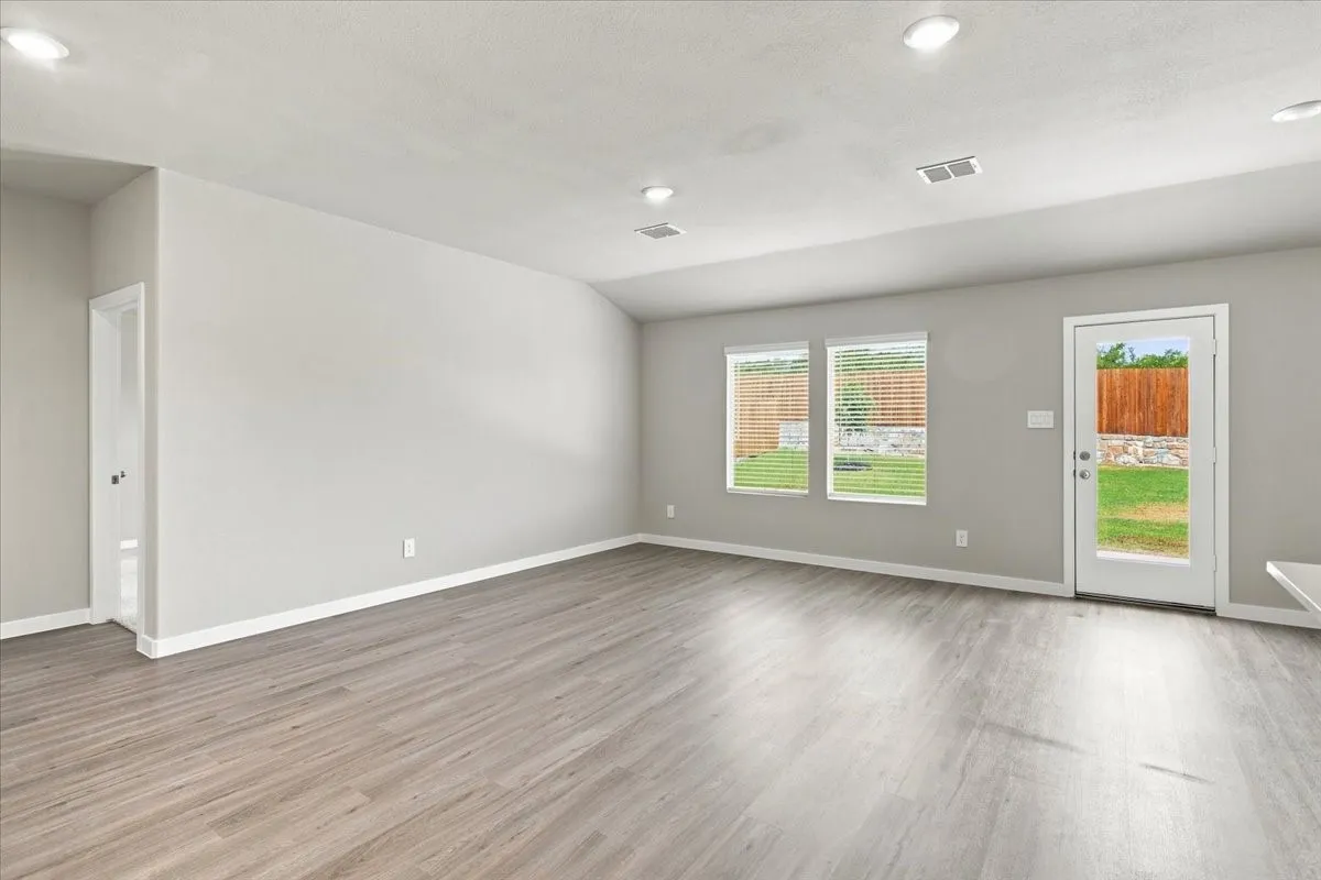 Single Family Residence For Rent in Grayson County , 2109 Rannoch Street, Sherman, Texas 75092, 3 Bedroom, 2 Bathroom, 2 Garage spaces, 1,659 Sqft, built in 2026, mls#21375391, Real Estate Agent in Sherman, Homes For Rent in Grayson county, Homes For Rent in Sherman, Realtor in Sherman Texas, Real Estate Brokerage Independent Realty Texas, Luminita Cordes Realtor