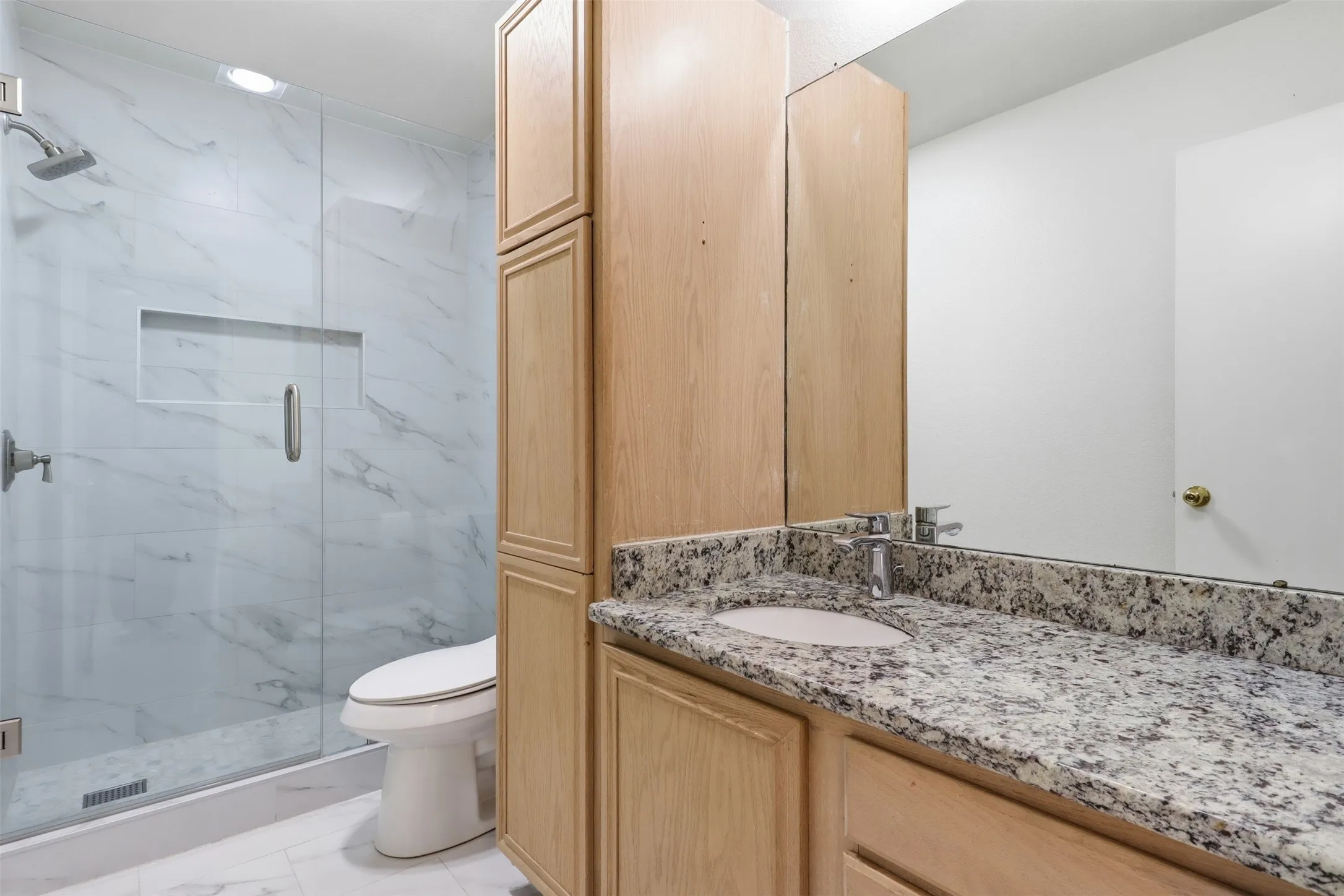 Single Family Residence For Rent in Tarrant County , 2866 White Oak Drive, Grand Prairie, Texas 75052, 3 Bedroom, 2 Bathroom, 2 Garage spaces, 1,545 Sqft, built in 1987, mls#21374646, Real Estate Agent in Grand Prairie, Homes For Rent in Tarrant county, Homes For Rent in Grand Prairie, Realtor in Grand Prairie Texas, Real Estate Brokerage Independent Realty Texas, Luminita Cordes Realtor