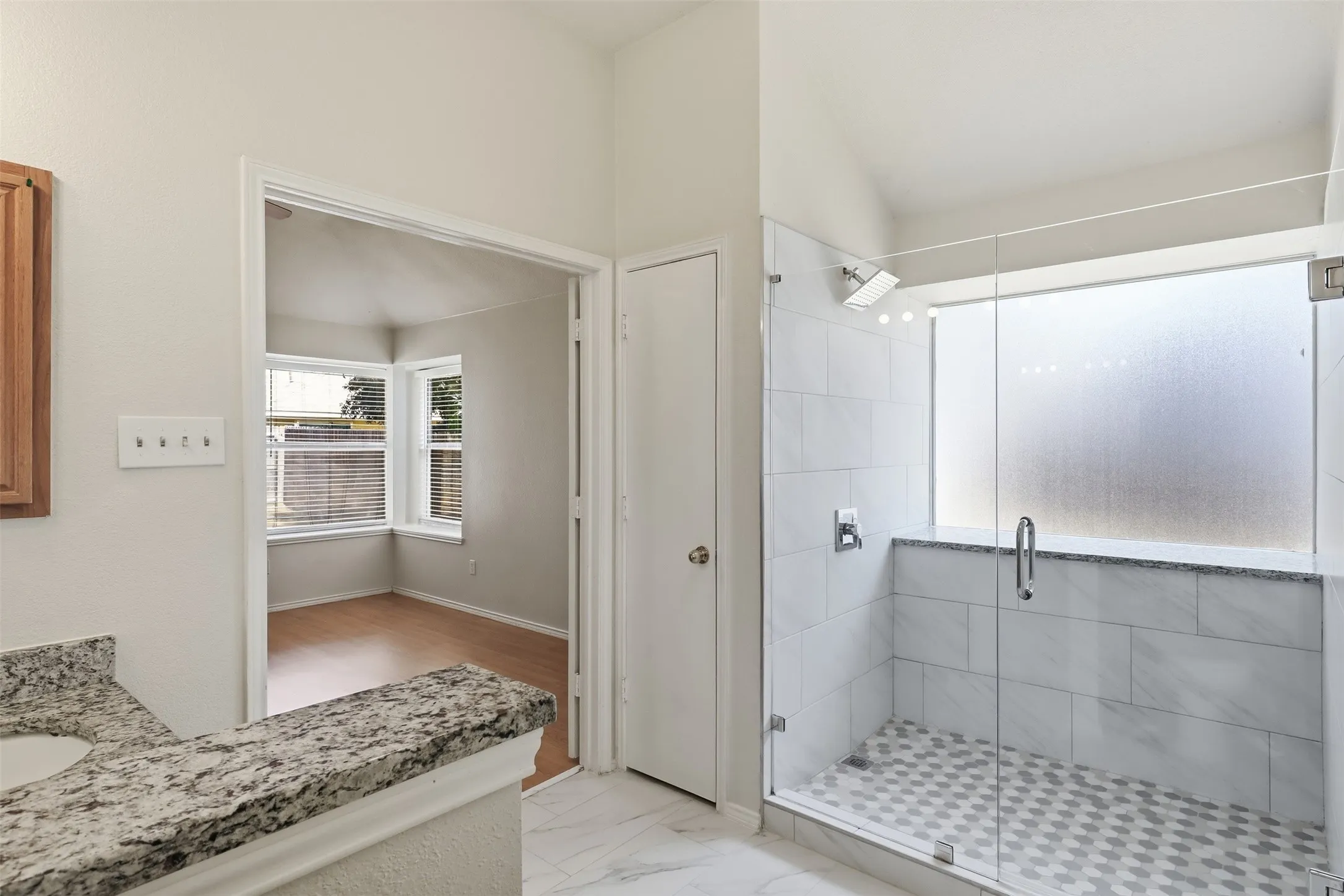Single Family Residence For Rent in Tarrant County , 2866 White Oak Drive, Grand Prairie, Texas 75052, 3 Bedroom, 2 Bathroom, 2 Garage spaces, 1,545 Sqft, built in 1987, mls#21374646, Real Estate Agent in Grand Prairie, Homes For Rent in Tarrant county, Homes For Rent in Grand Prairie, Realtor in Grand Prairie Texas, Real Estate Brokerage Independent Realty Texas, Luminita Cordes Realtor