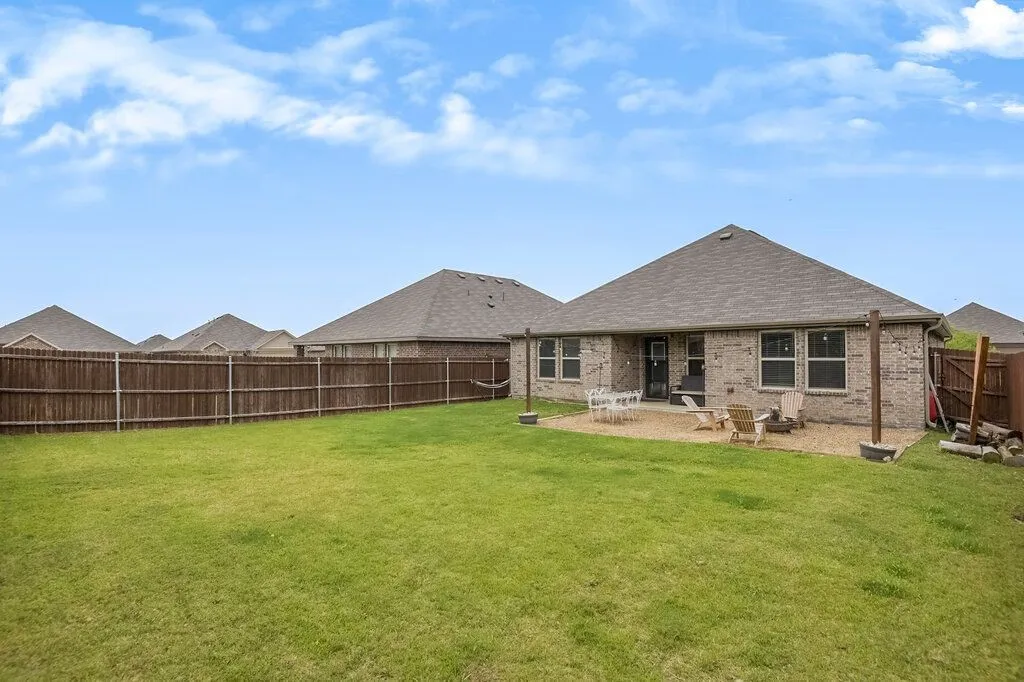 Single Family Residence For Sale in Ellis County , 1110 Baldwin Lane, Ennis, Texas 75119, 3 Bedroom, 2 Bathroom, 2 Garage spaces, 1,636 Sqft, built in 2023, mls#21375436, Real Estate Agent in Ennis, Homes For Sale in Ellis county, Homes For Sale in Ennis, Realtor in Ennis Texas, Real Estate Brokerage Independent Realty Texas, Luminita Cordes Realtor