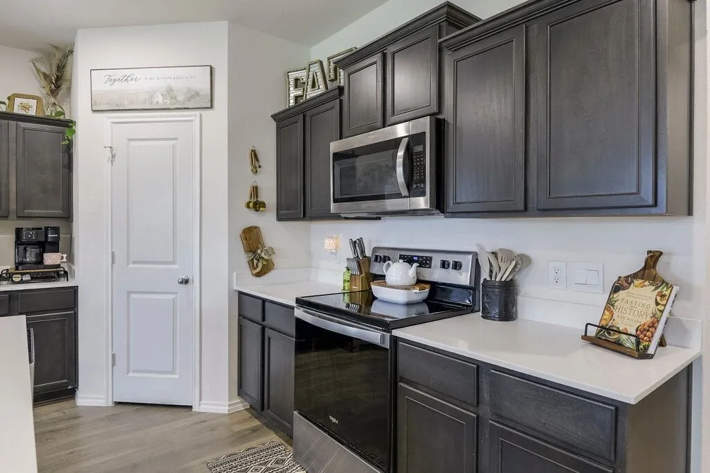 Single Family Residence For Sale in Ellis County , 1110 Baldwin Lane, Ennis, Texas 75119, 3 Bedroom, 2 Bathroom, 2 Garage spaces, 1,636 Sqft, built in 2023, mls#21375436, Real Estate Agent in Ennis, Homes For Sale in Ellis county, Homes For Sale in Ennis, Realtor in Ennis Texas, Real Estate Brokerage Independent Realty Texas, Luminita Cordes Realtor