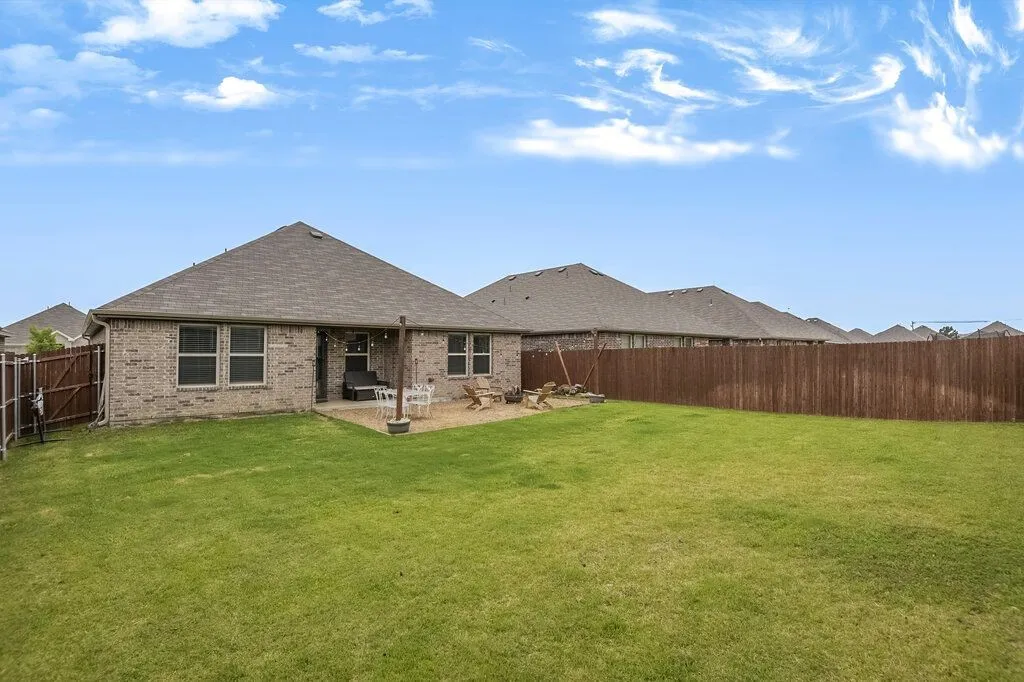 Single Family Residence For Sale in Ellis County , 1110 Baldwin Lane, Ennis, Texas 75119, 3 Bedroom, 2 Bathroom, 2 Garage spaces, 1,636 Sqft, built in 2023, mls#21375436, Real Estate Agent in Ennis, Homes For Sale in Ellis county, Homes For Sale in Ennis, Realtor in Ennis Texas, Real Estate Brokerage Independent Realty Texas, Luminita Cordes Realtor