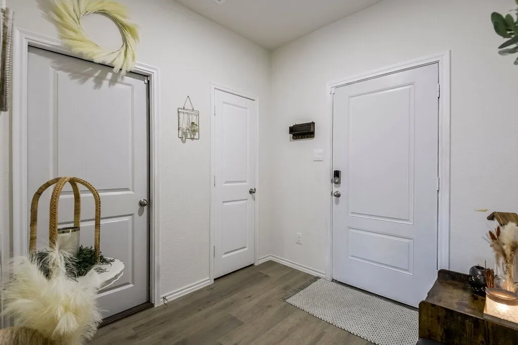 Single Family Residence For Sale in Ellis County , 1110 Baldwin Lane, Ennis, Texas 75119, 3 Bedroom, 2 Bathroom, 2 Garage spaces, 1,636 Sqft, built in 2023, mls#21375436, Real Estate Agent in Ennis, Homes For Sale in Ellis county, Homes For Sale in Ennis, Realtor in Ennis Texas, Real Estate Brokerage Independent Realty Texas, Luminita Cordes Realtor