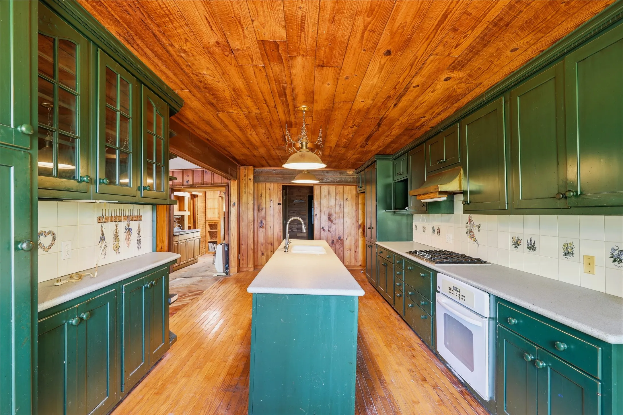 Single Family Residence For Sale in Delta County , 14026 Fm 128, Cooper, Texas 75432, 2 Bedroom, 1 Bathroom, 2 Garage spaces, 1,581 Sqft, built in 1900, mls#21356857, Real Estate Agent in Cooper, Homes For Sale in Delta county, Homes For Sale in Cooper, Realtor in Cooper Texas, Real Estate Brokerage Independent Realty Texas, Luminita Cordes Realtor