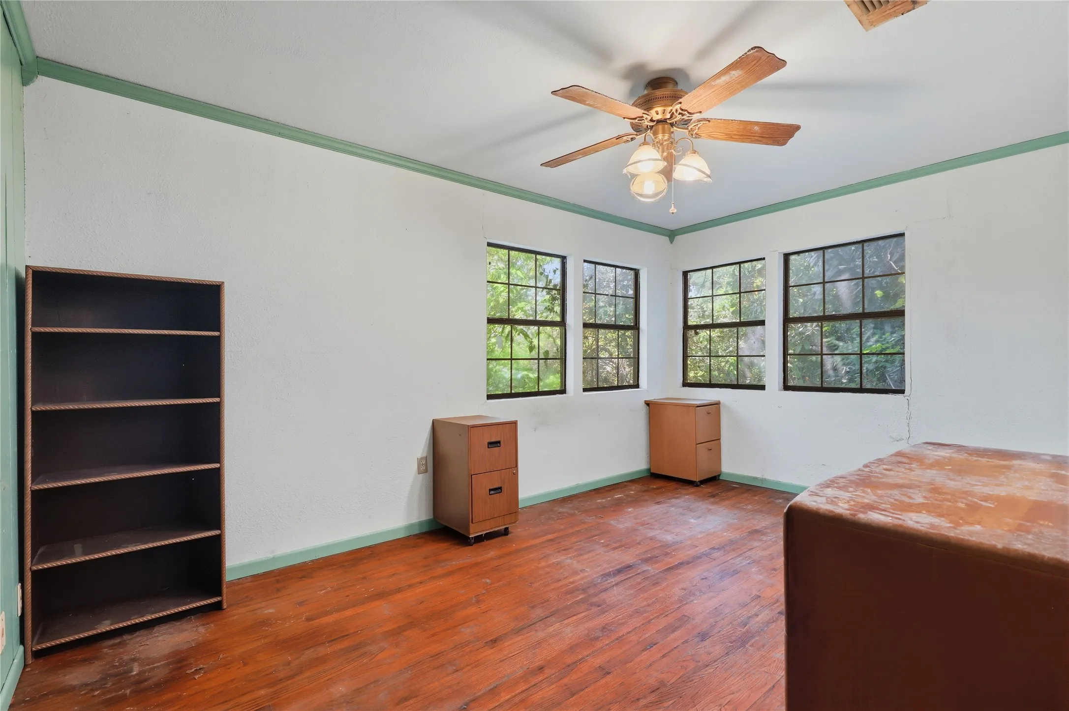 Single Family Residence For Sale in Delta County , 14026 Fm 128, Cooper, Texas 75432, 2 Bedroom, 1 Bathroom, 2 Garage spaces, 1,581 Sqft, built in 1900, mls#21356857, Real Estate Agent in Cooper, Homes For Sale in Delta county, Homes For Sale in Cooper, Realtor in Cooper Texas, Real Estate Brokerage Independent Realty Texas, Luminita Cordes Realtor