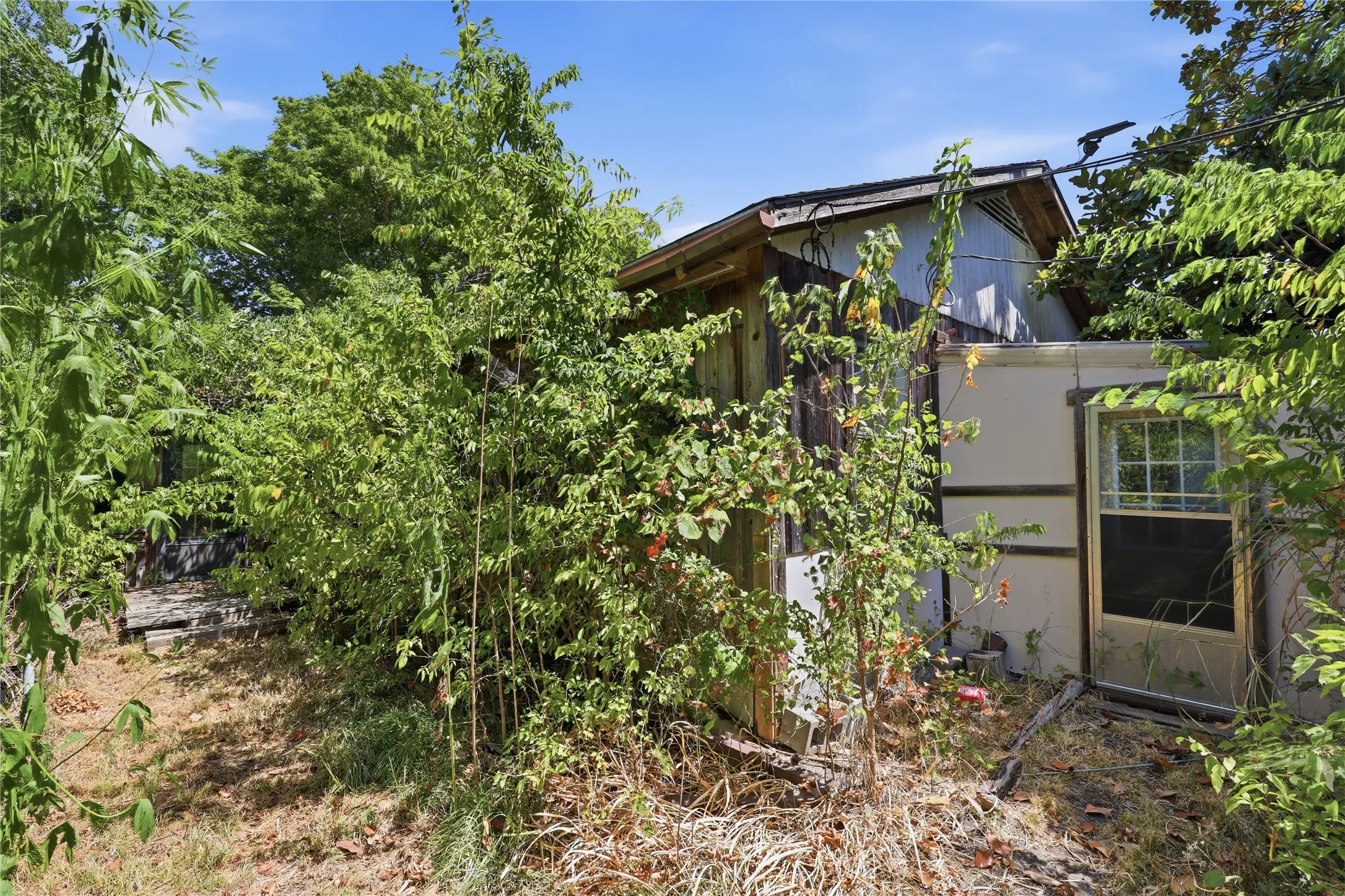 Single Family Residence For Sale in Delta County , 14026 Fm 128, Cooper, Texas 75432, 2 Bedroom, 1 Bathroom, 2 Garage spaces, 1,581 Sqft, built in 1900, mls#21356857, Real Estate Agent in Cooper, Homes For Sale in Delta county, Homes For Sale in Cooper, Realtor in Cooper Texas, Real Estate Brokerage Independent Realty Texas, Luminita Cordes Realtor