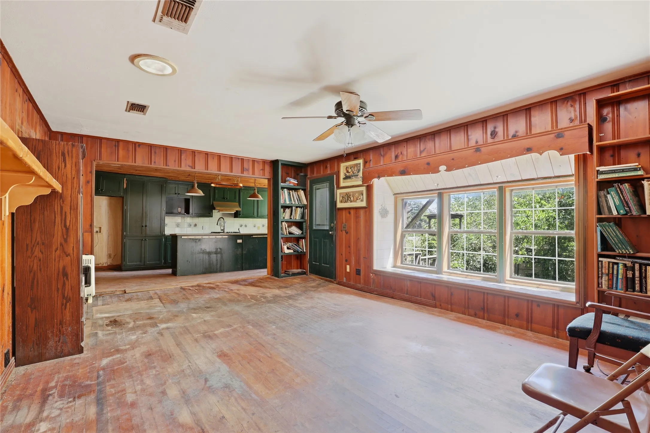 Single Family Residence For Sale in Delta County , 14026 Fm 128, Cooper, Texas 75432, 2 Bedroom, 1 Bathroom, 2 Garage spaces, 1,581 Sqft, built in 1900, mls#21356857, Real Estate Agent in Cooper, Homes For Sale in Delta county, Homes For Sale in Cooper, Realtor in Cooper Texas, Real Estate Brokerage Independent Realty Texas, Luminita Cordes Realtor