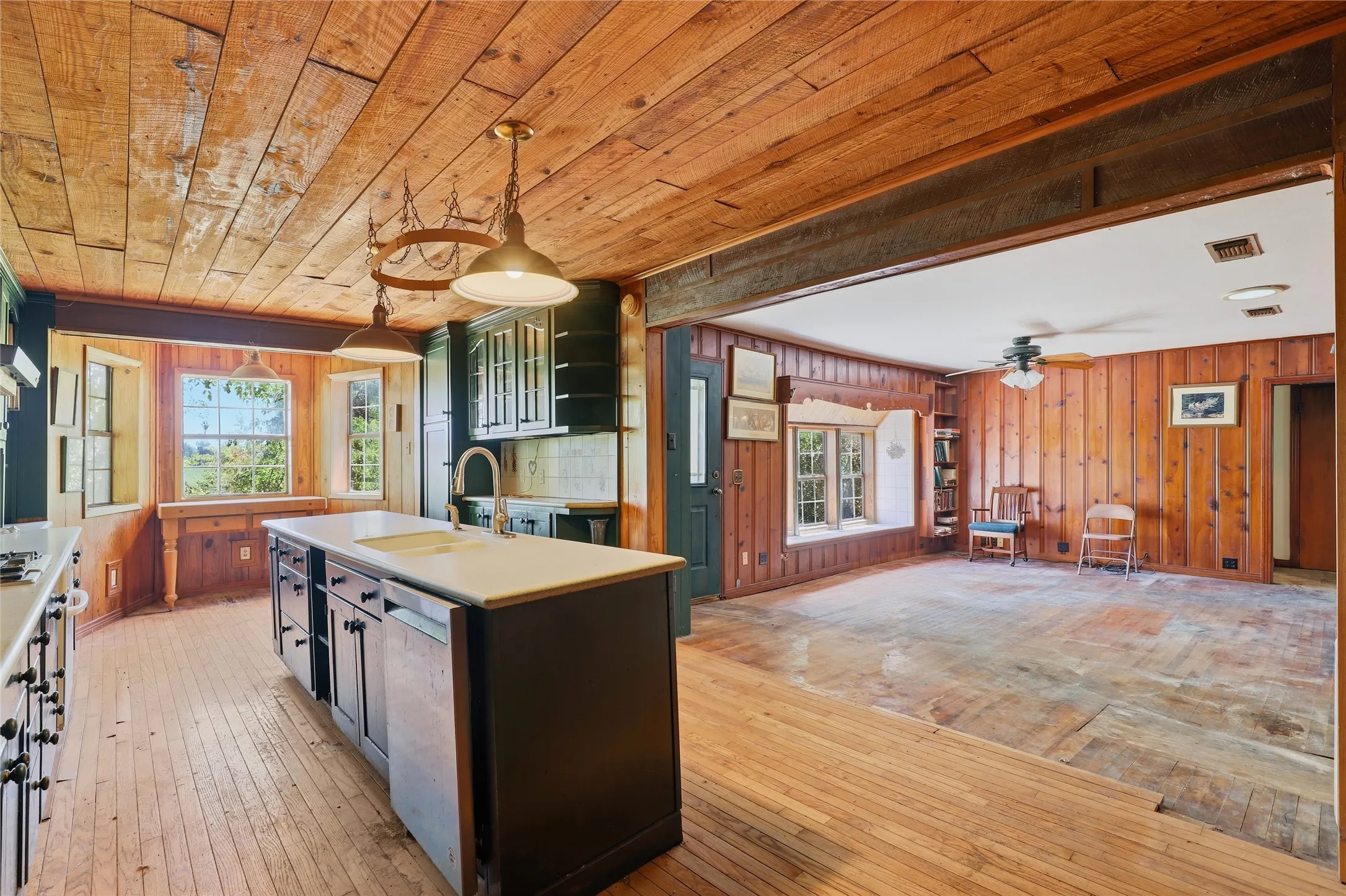 Single Family Residence For Sale in Delta County , 14026 Fm 128, Cooper, Texas 75432, 2 Bedroom, 1 Bathroom, 2 Garage spaces, 1,581 Sqft, built in 1900, mls#21356857, Real Estate Agent in Cooper, Homes For Sale in Delta county, Homes For Sale in Cooper, Realtor in Cooper Texas, Real Estate Brokerage Independent Realty Texas, Luminita Cordes Realtor