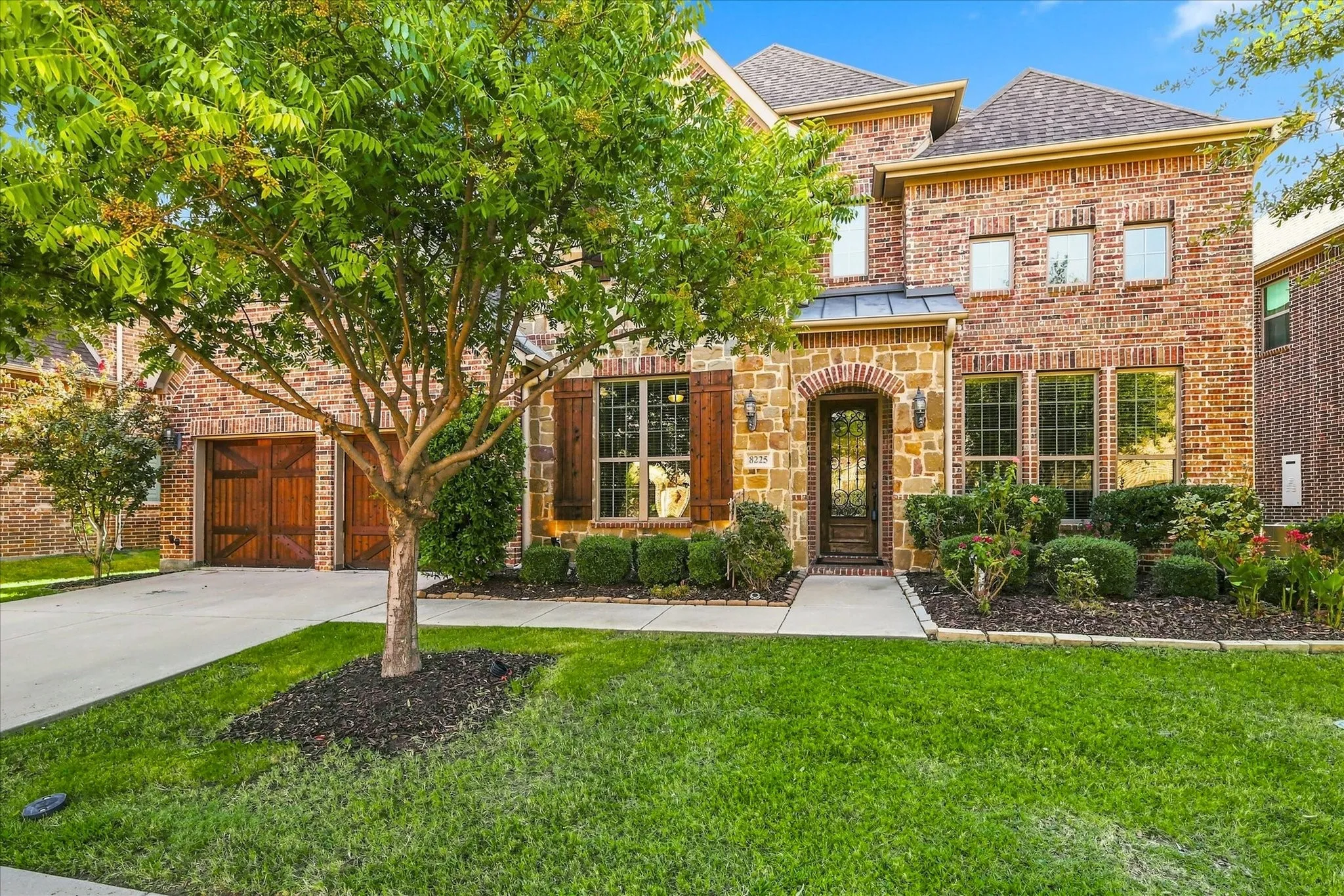 Single Family Residence For Sale in Denton County , 8225 Bonny Bank, The Colony, Texas 75056, 4 Bedroom, 4 Bathroom, 2 Garage spaces, 3,450 Sqft, built in 2018, mls#21375074, Real Estate Agent in The Colony, Homes For Sale in Denton county, Homes For Sale in The Colony, Realtor in The Colony Texas, Real Estate Brokerage Independent Realty Texas, Luminita Cordes Realtor