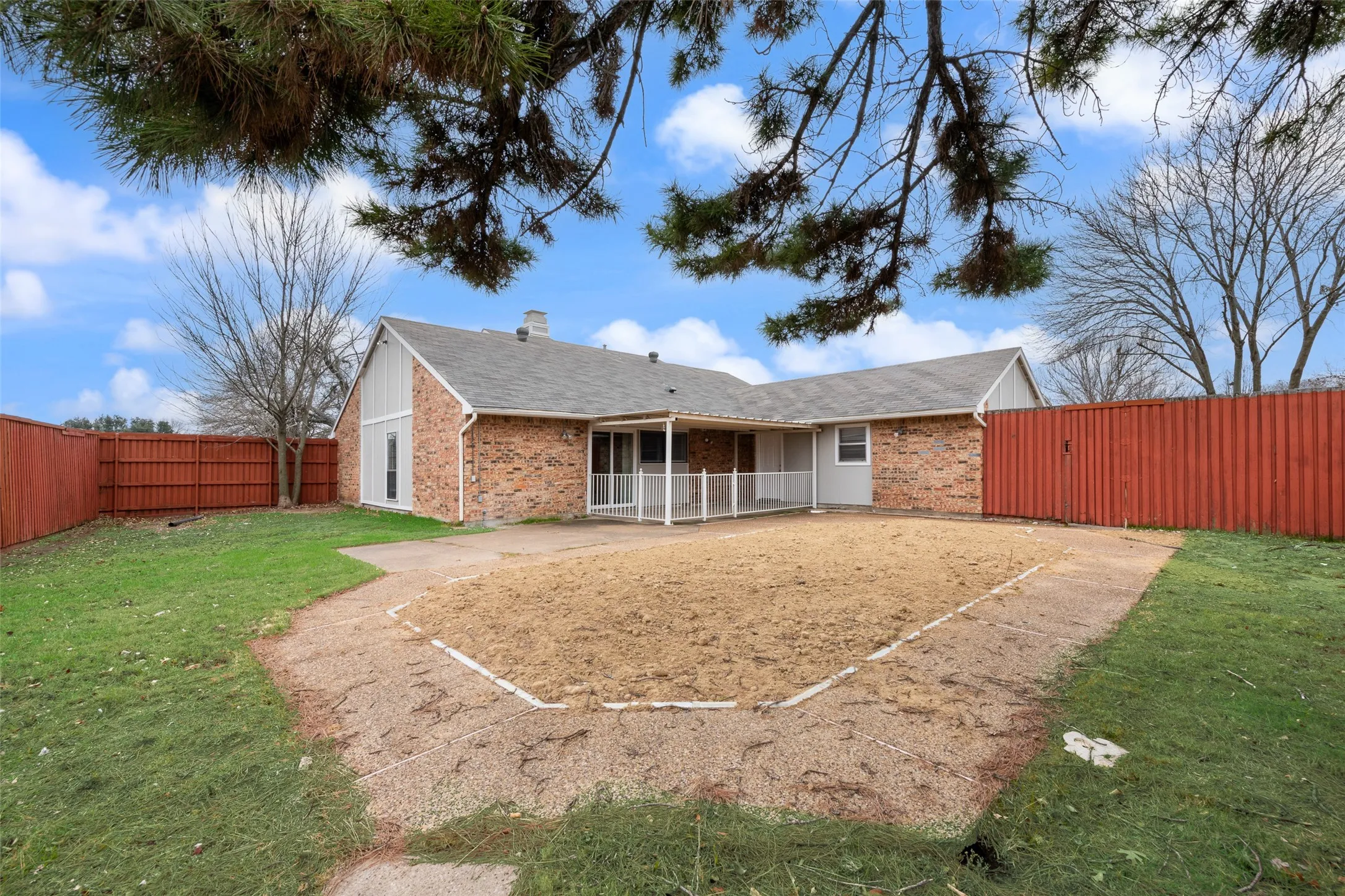 Single Family Residence For Sale in Collin County , 1323 Rivercrest Boulevard, Allen, Texas 75002, 3 Bedroom, 2 Bathroom, 2 Garage spaces, 1,748 Sqft, built in 1983, mls#21375482, Real Estate Agent in Allen, Homes For Sale in Collin county, Homes For Sale in Allen, Realtor in Allen Texas, Real Estate Brokerage Independent Realty Texas, Luminita Cordes Realtor