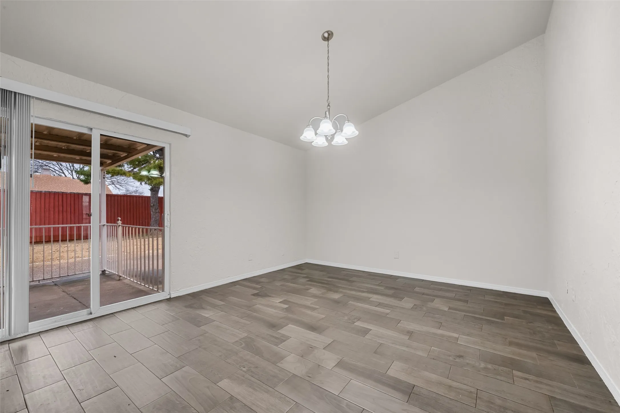 Single Family Residence For Sale in Collin County , 1323 Rivercrest Boulevard, Allen, Texas 75002, 3 Bedroom, 2 Bathroom, 2 Garage spaces, 1,748 Sqft, built in 1983, mls#21375482, Real Estate Agent in Allen, Homes For Sale in Collin county, Homes For Sale in Allen, Realtor in Allen Texas, Real Estate Brokerage Independent Realty Texas, Luminita Cordes Realtor