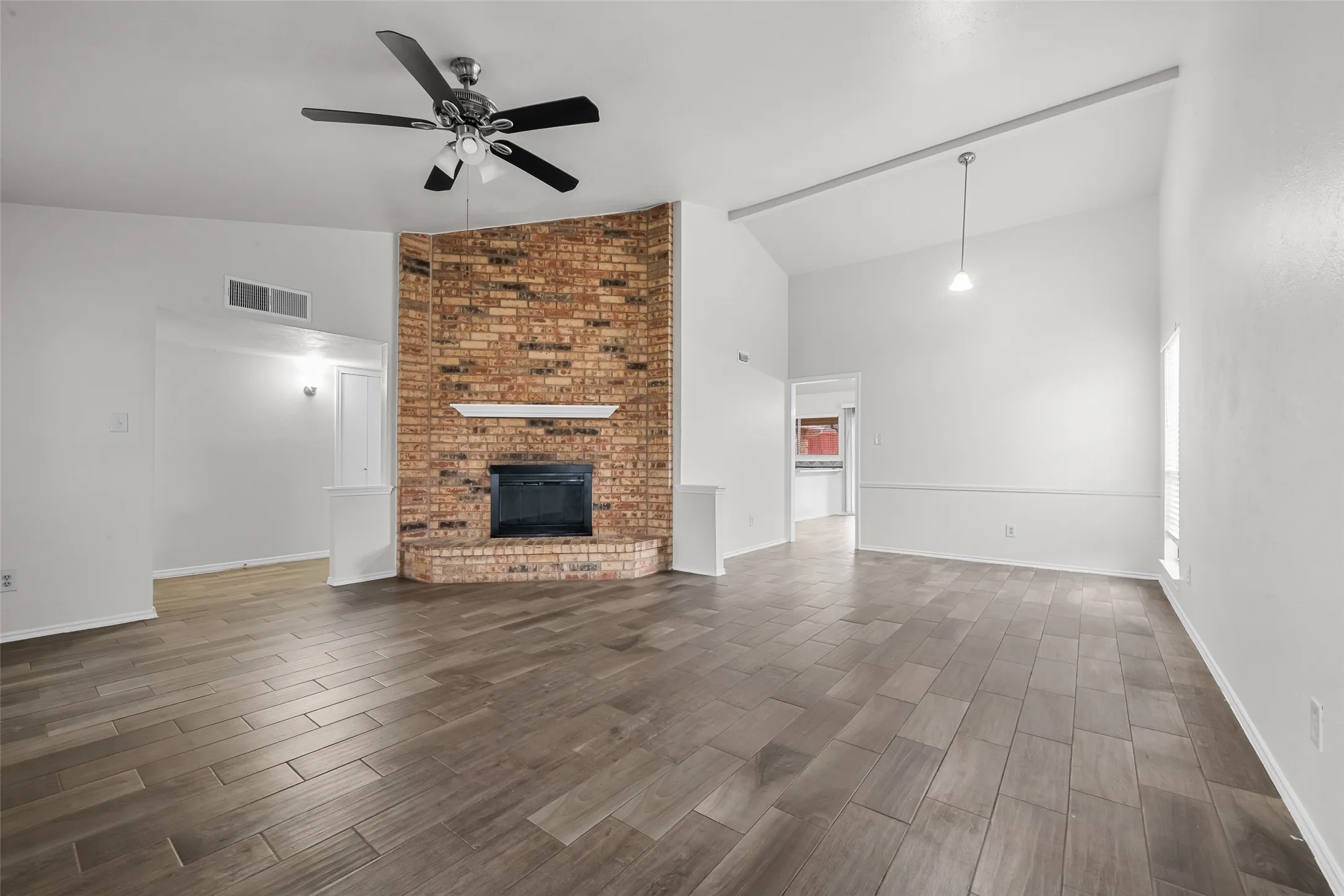 Single Family Residence For Sale in Collin County , 1323 Rivercrest Boulevard, Allen, Texas 75002, 3 Bedroom, 2 Bathroom, 2 Garage spaces, 1,748 Sqft, built in 1983, mls#21375482, Real Estate Agent in Allen, Homes For Sale in Collin county, Homes For Sale in Allen, Realtor in Allen Texas, Real Estate Brokerage Independent Realty Texas, Luminita Cordes Realtor
