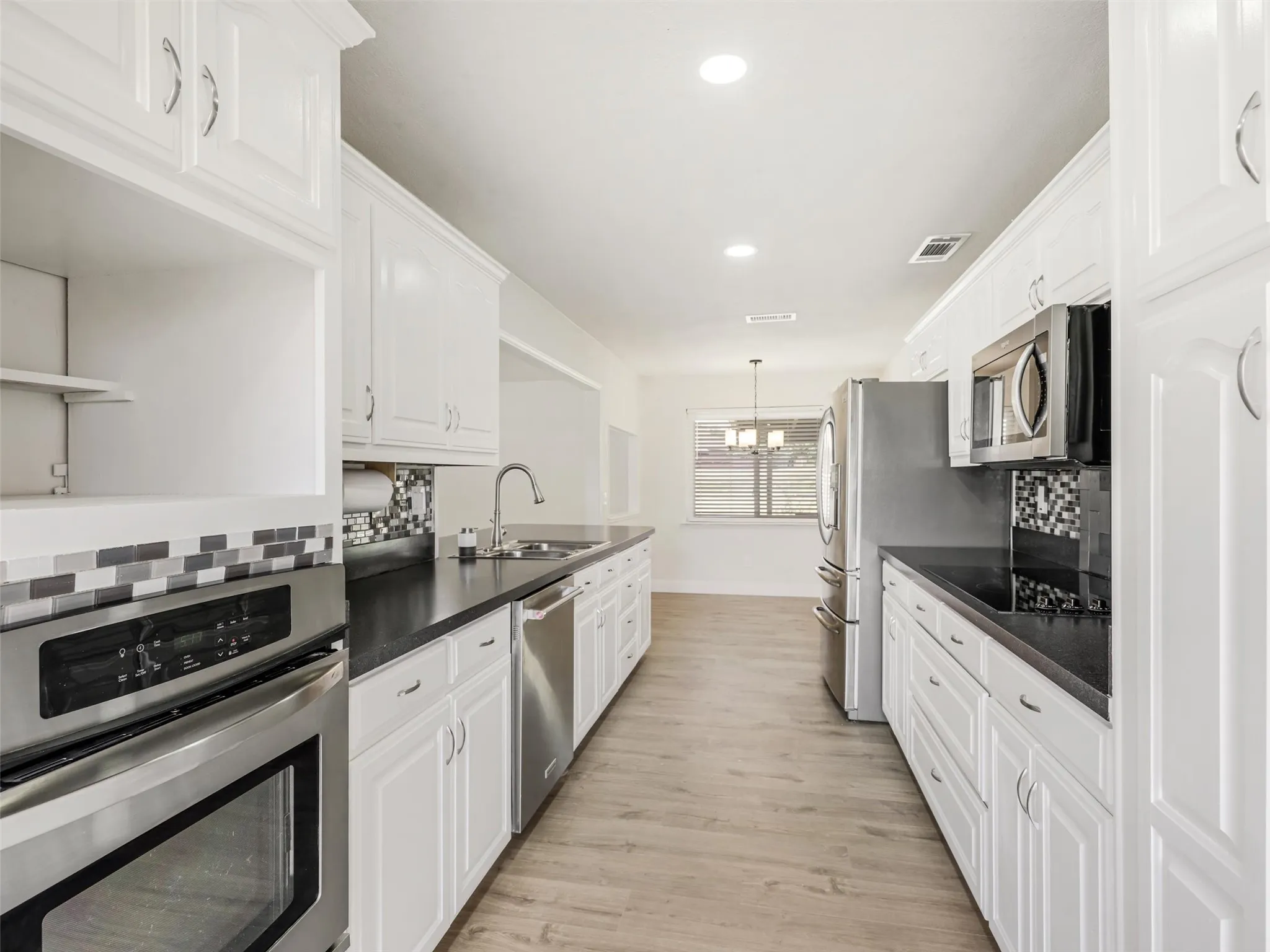 Single Family Residence For Sale in Collin County , 5609 Elisa Lane, Parker, Texas 75002, 3 Bedroom, 2 Bathroom, Garage spaces, 2,296 Sqft, built in 1973, mls#21372733, Real Estate Agent in Parker, Homes For Sale in Collin county, Homes For Sale in Parker, Realtor in Parker Texas, Real Estate Brokerage Independent Realty Texas, Luminita Cordes Realtor